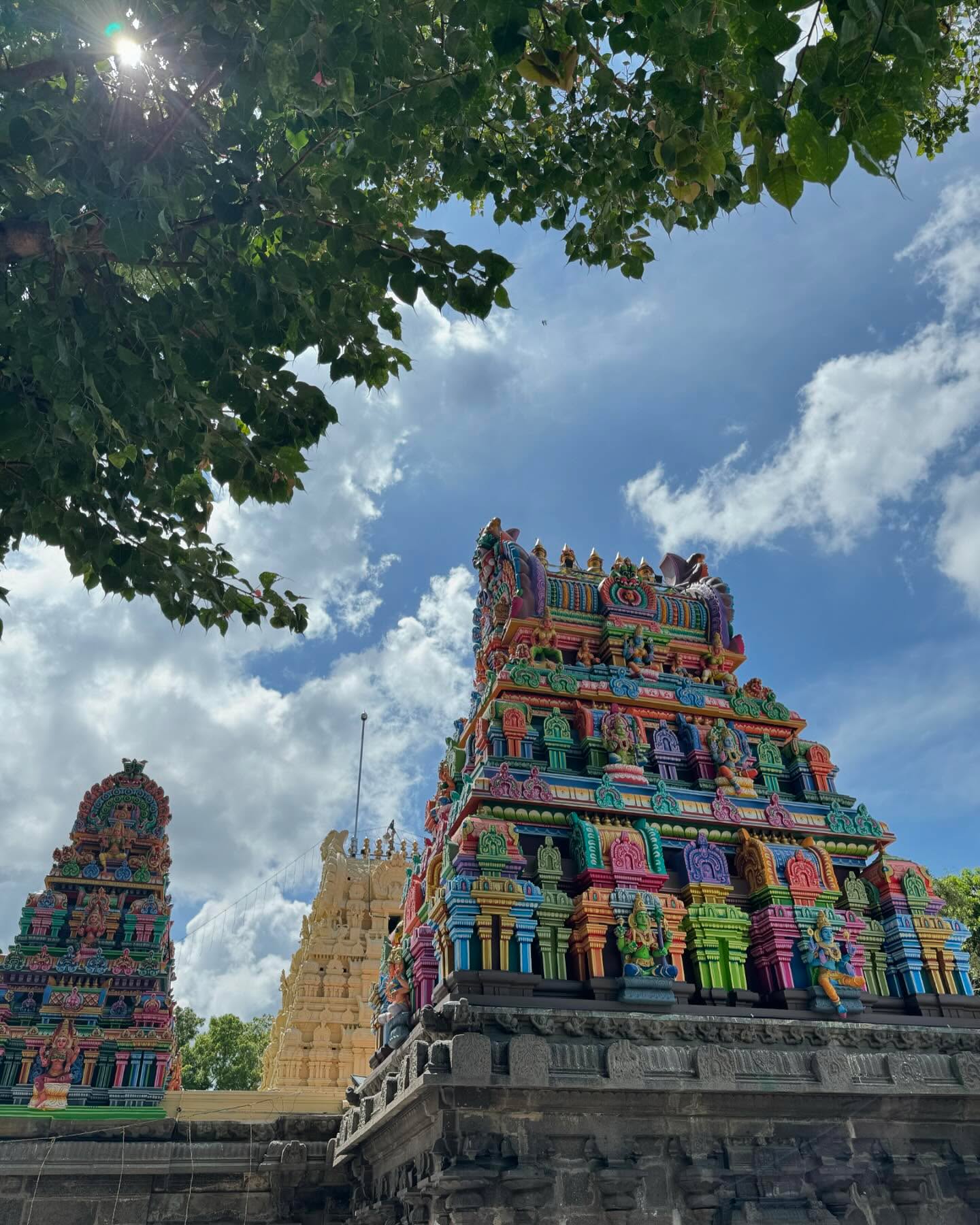 Beautiful Śiva temple for Earth element 🙏🏾🇮🇳🌏 Very grounding meditation in this sacred place…