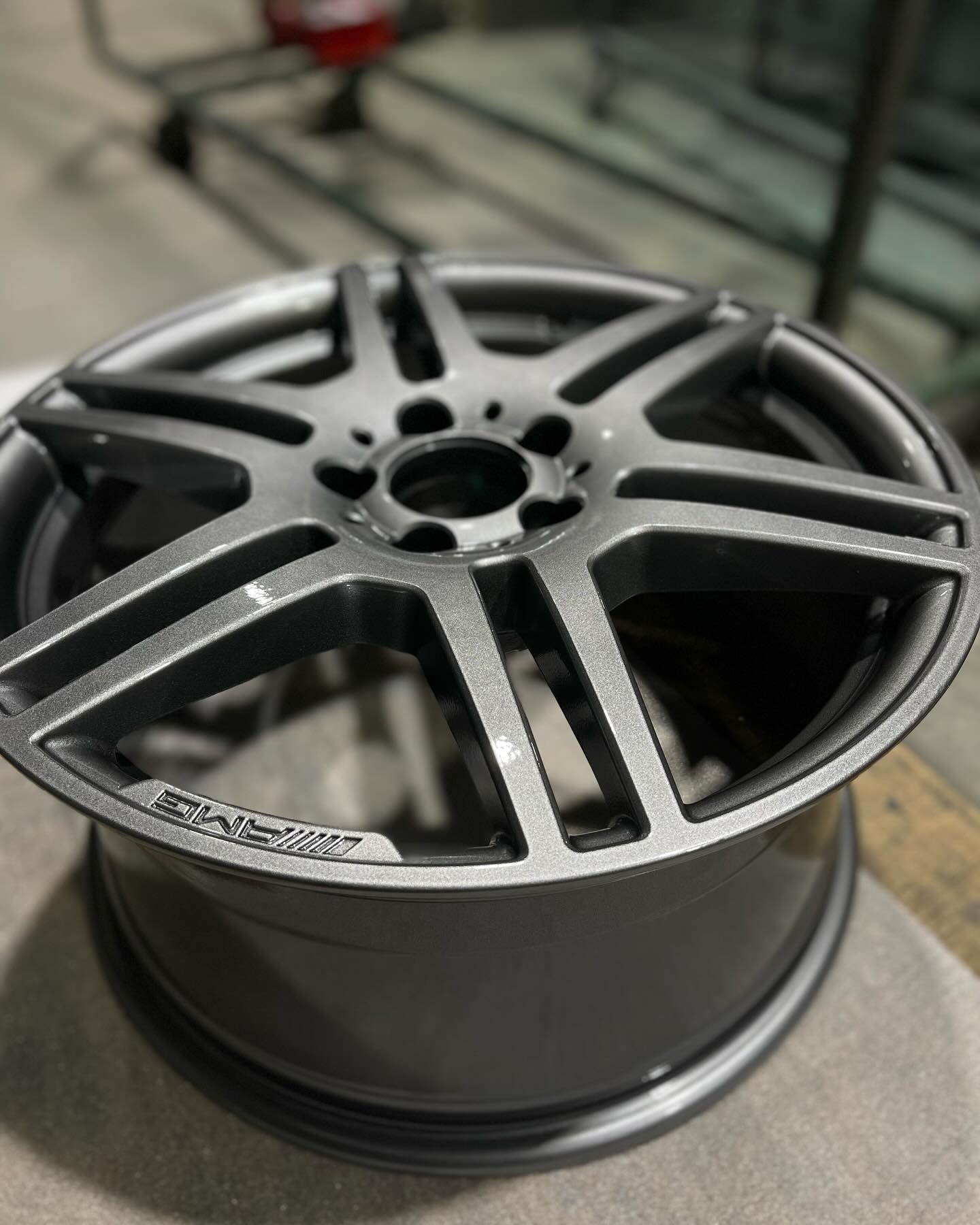 Gun Metal Grey 🔥 We absolutely love this colour here at AC Powder Coatings, it is a pleasure to apply these high quality paints and the finish speaks for itself…
For any enquiries please send us an email on Admin@acpowdercoatings.co.uk
#wheels #amg #powdercoating #refurb