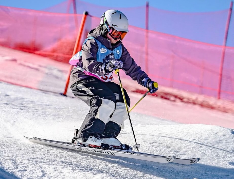 Jr. Nats @utaholympicpark was an epic trip for the whole squad. Training, competing, bowling, free skiing, buzzing, dying, hot tubbing, pong, pant dropping, they did it all with heart ❤️. Thank you coaches, volunteers and parents who made this trip so memorable!
Thank you sponsors for making this possible!
@bluebearinn @stonyfield @natcanewengland @gardenaglowinc @tri_point_construction @jenobrienreleve @bagel_mill @bulldogdesigns Mark Beauregard, Inc., Bielagus Law Offices, Timothy and Laurene Engel and Paradis Gardens
@crotched_mountain
