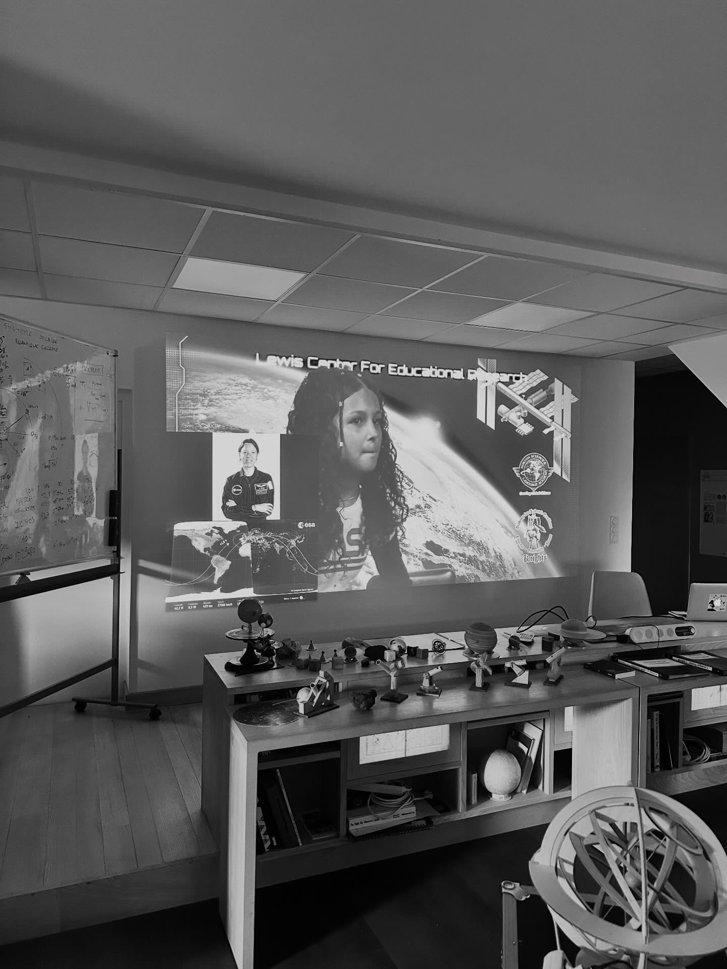 @soph_astro en live depuis l’ISS