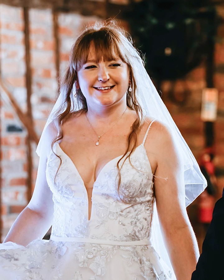 Real Brides 👰
Another beautiful bride on her wedding day wearing one of our timeless Diamonfire pearl sets.
Explore our bridal collection and discover the perfect finishing touch for your own bridal look ✨
Tag us to share your magical moments!
#DiamonfireUK #Diamonfire #BridalDiamonfire #TimelessElegance #UKBrides
