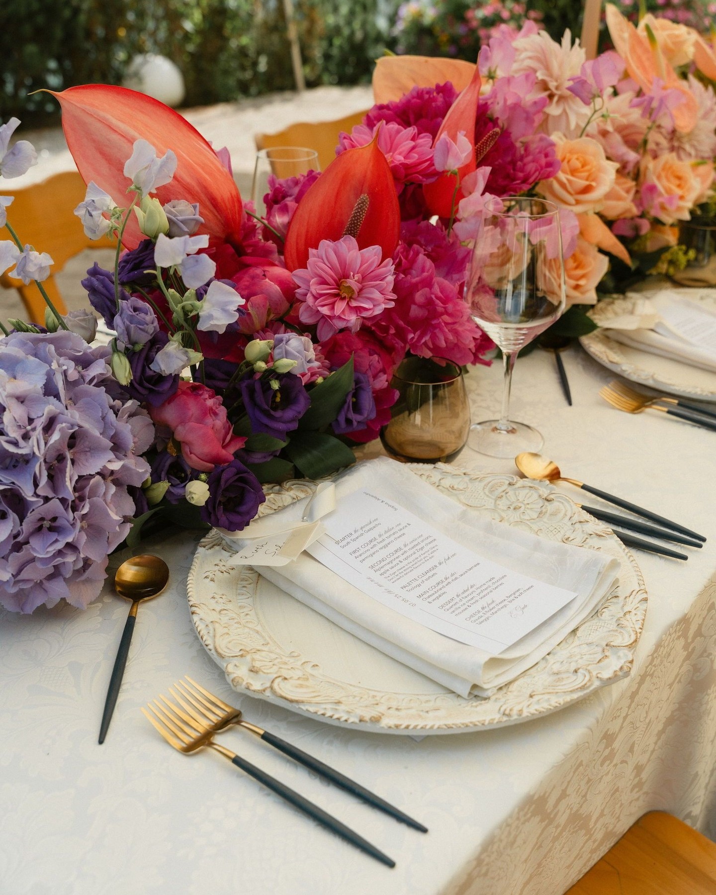 A richer floral palette, full of depth, texture, and character.
We love playing with colour in a way that still feels elevated — balancing vibrancy with refinement to create something expressive and timeless. Bold can be beautifully sophisticated.
PLANNING, CONCEPT, STATIONERY & FLORALS: @gaeadesignevents
PHOTOGRAPHY: @bendikphotography
VIDEOGRAPHY @salomesommer.videografie
MUA: @nadjathomamakeupartist
LOCATION: @hotelrhodannenberg
#GAEADesign #FloralInspiration #WeddingFlowers #EventStyling #LuxuryWeddingDesign