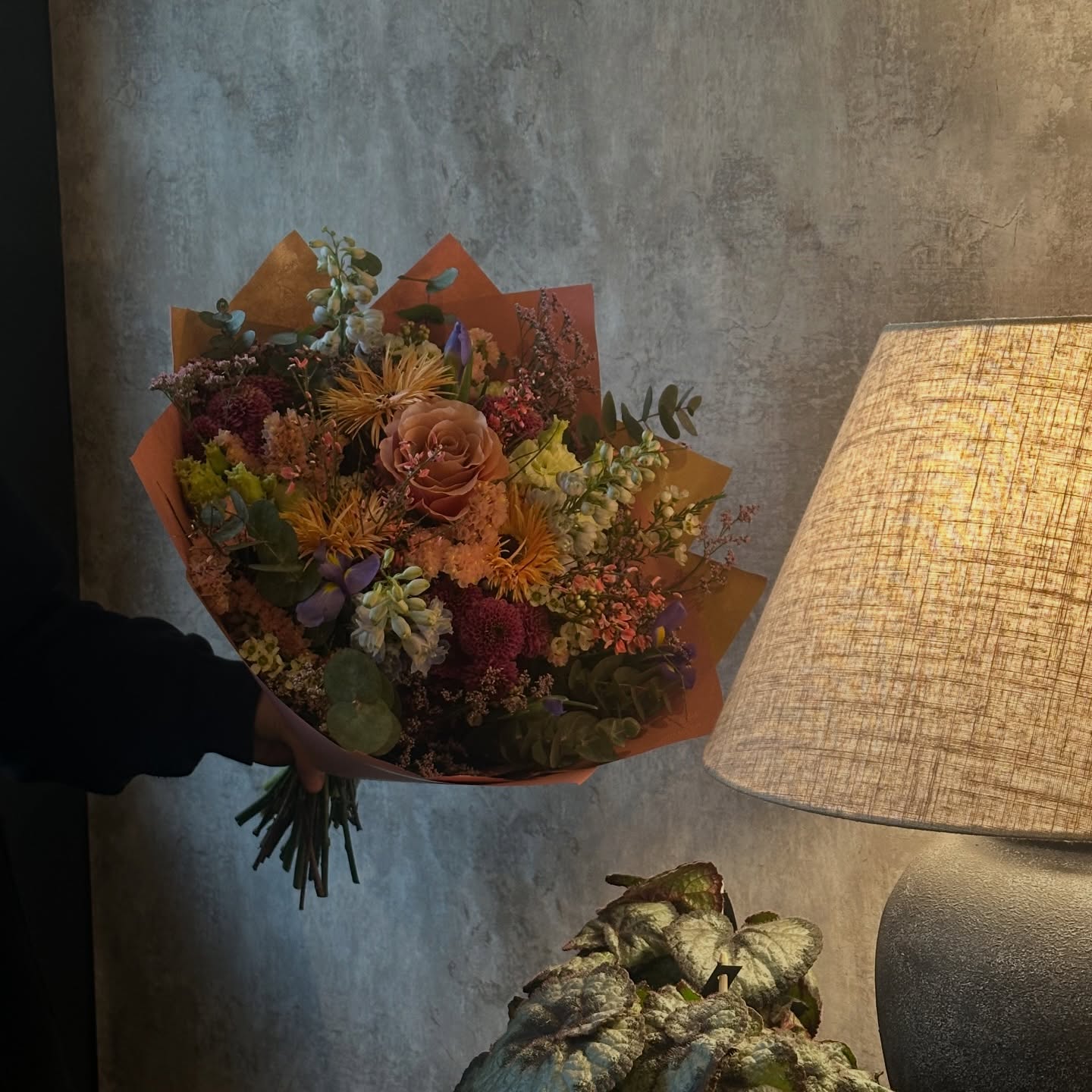 Když se příroda potká s elegancí večerního světla. 🌙💐
Kytice od Mr.Bloom, která promění každý okamžik v malý svátek. ✨
#mrbloom #kvetinybrno