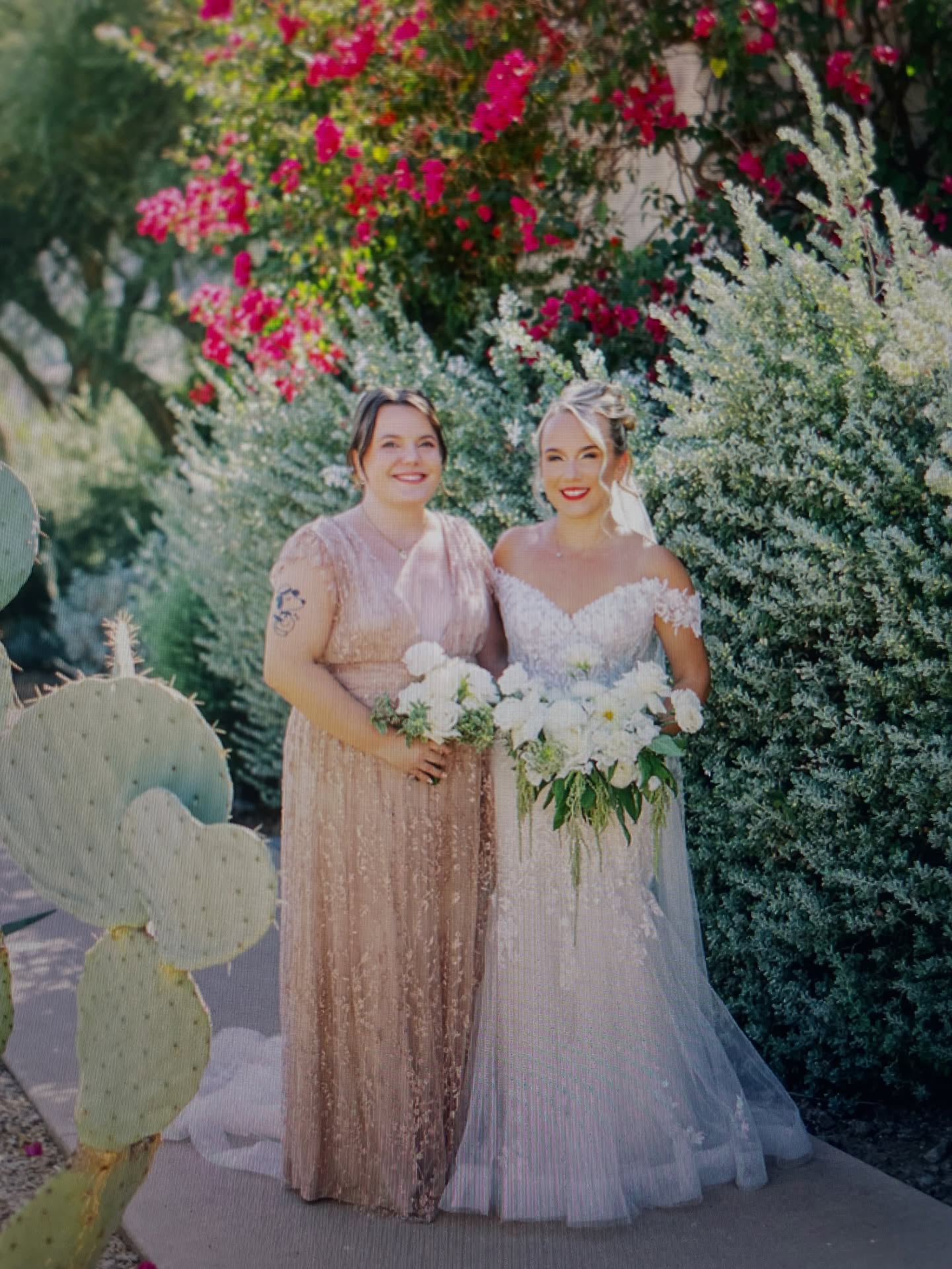 My Creative Inspirations!!❤️❤️ Having daughters enrich the soul and heart. Seeing young girls with dreams and aspirations; watching them evolve into women who surpass some of these dreams and yearn for more is rewarding and awe inspiring at times!! Love these two ~to the moon and back!!❤️❤️ @chelsron @eliseroncace @unlikableprotagonist #handpaintedhandbags #inspiredbynature #daughterslove #artonleather