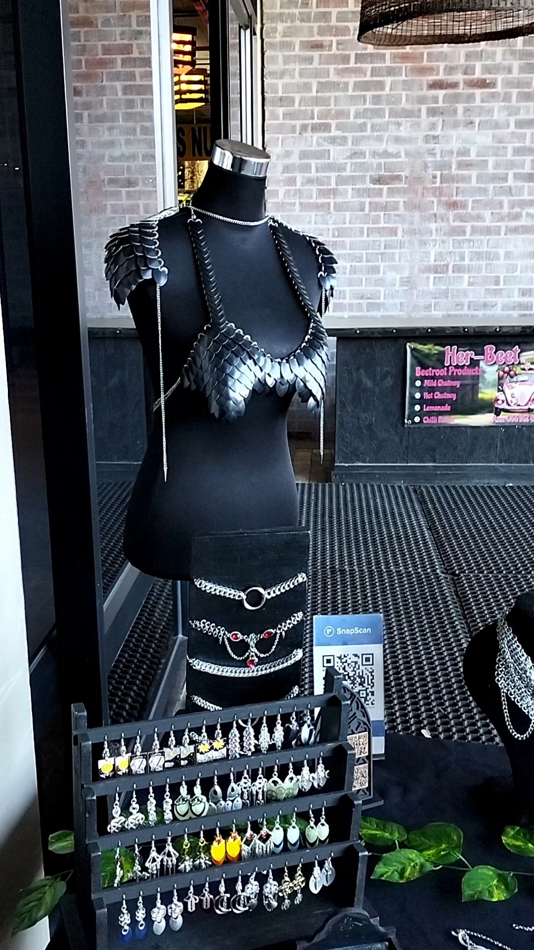 A quick video of our stall at @root44stellenbosch last Saturday. We had such a great time and met such lovely people!
We look forward to seeing you again at the next one!
#apparitionatelier #root44 #root44market #chainmaille #scalemaille