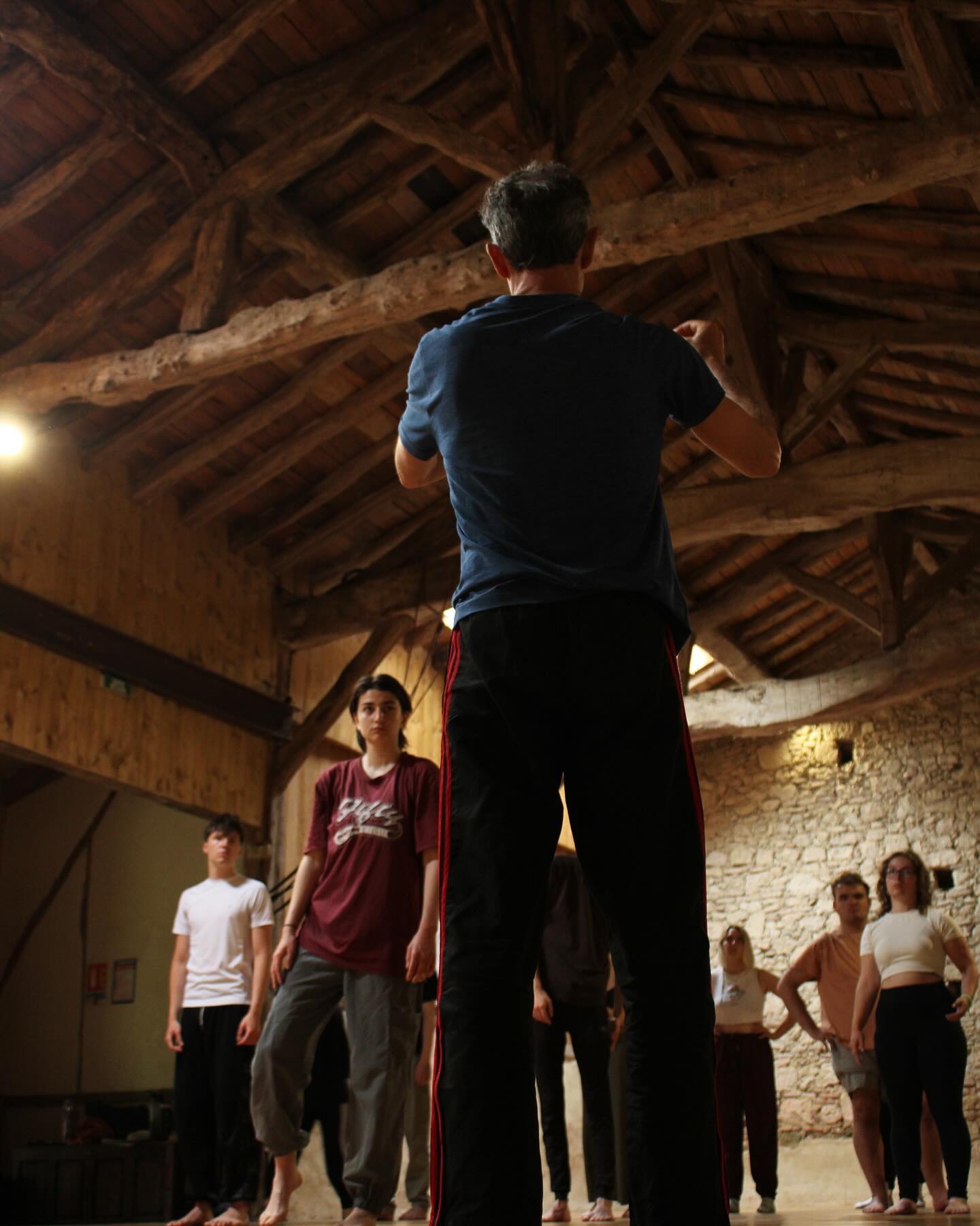 Over 4 weeks we had the great pleasure to host and teach 18 students from Northampton University at our centre @au_brana. They were wonderfully hardworking, generous and fun and it was great to welcome some alumni back. Thank you all for such a wonderful experience and thank you to @centrephotolectoure @circa.auch @memento_auch for sharing your history and exhibitions with us too. These fantastic photos are by @mia_quartino who joined us for a work placement