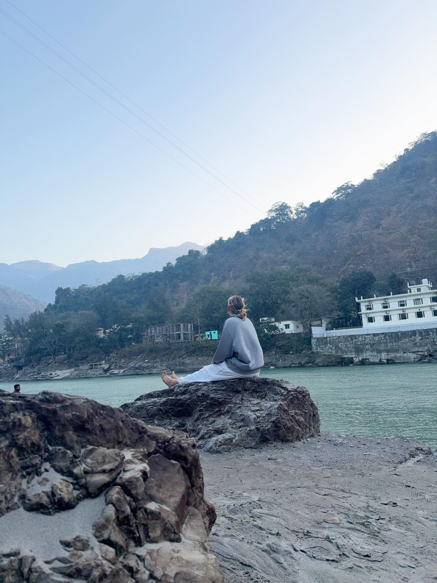 Week 1 of 6 in beautiful Rishikesh, India
Living close to the Ganga in such a sacred, grounding space surrounded by the most incredible people, gentle animals, and nature that truly feels like medicine for the soul.