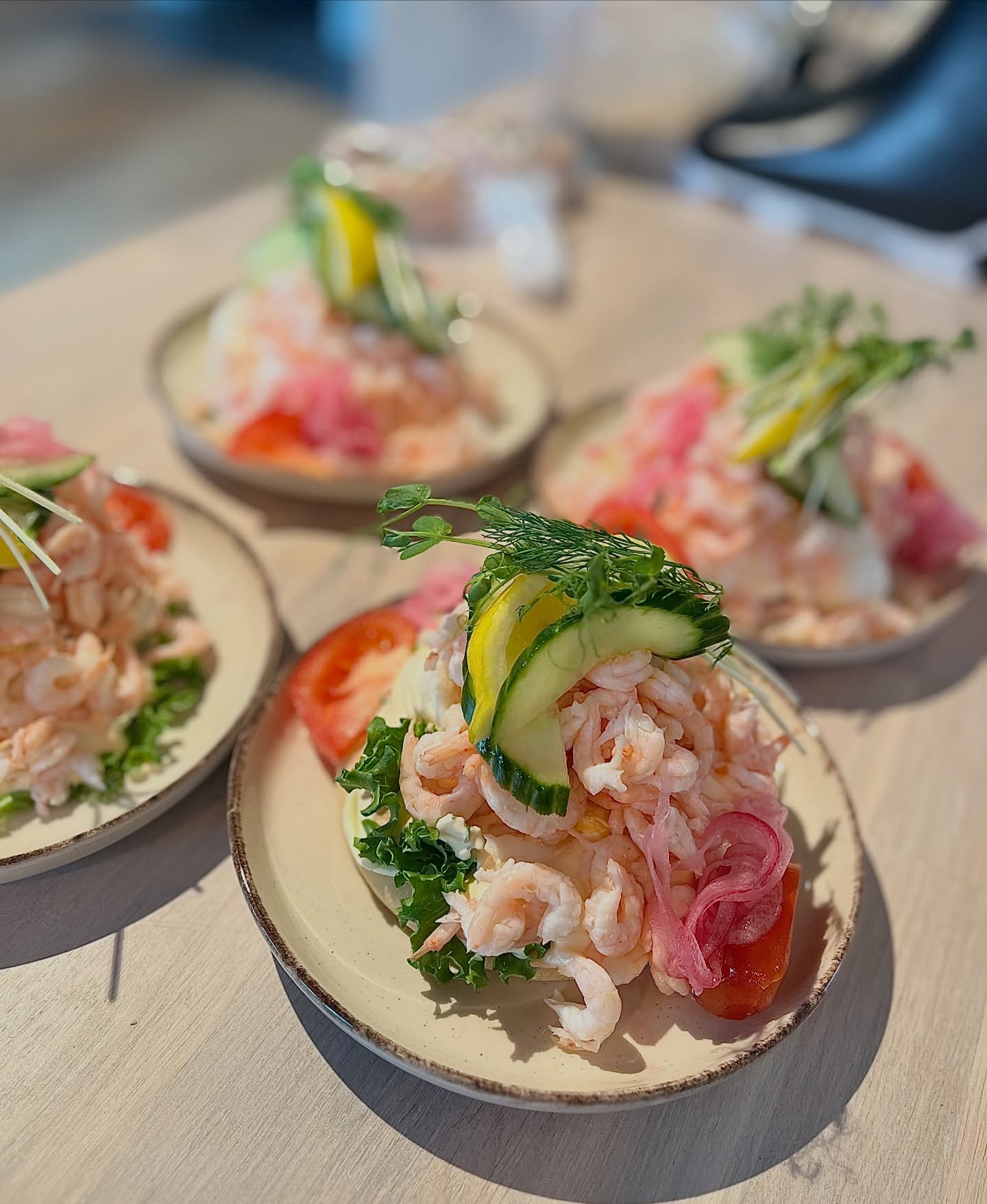 Räksmörgåsar en tisdag är väl sen gammalt?🤪
Välkommen in💕
09.00-16.00