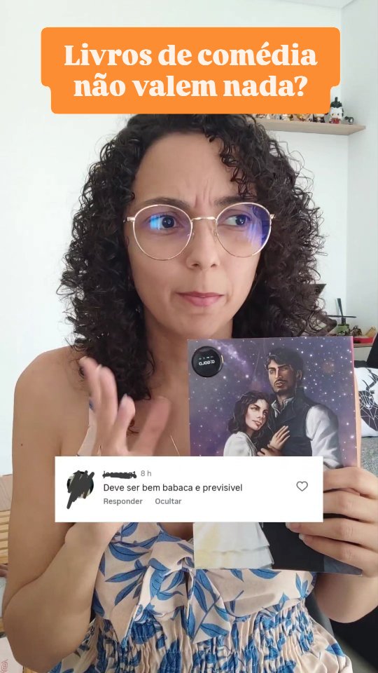 Ver meme: pode ✅ | Ler livro para rir e relaxar: não pode 🚫 A partir de hoje, só auto-ajuda e drama, tá? 😌
Kkkk recebi esse comentário lá no book trailer de Entre o Mar e as Estrelas e não resisti, tive que comentar porque não é a primeira vez que eu vejo esse desprezo pela literatura de entretenimento por aí... Mesmo quando normalmente é ela quem resgata ou inicia o prazer pela leitura na vida de alguém.
Se divertir virou pecado e não me avisaram, gente? 😳
