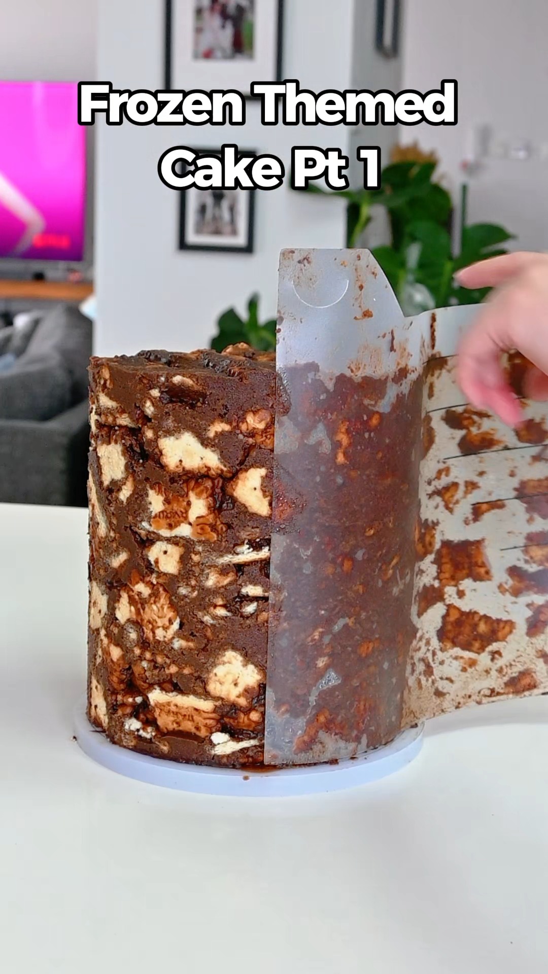 Starting this Frozen cake with a doukissa base, a light blue ganache pour and a very satisfying Frost Form reveal โ๏ธ
This one was for a little girlโs 4th birthday, so naturally it needed to feel like a tiny winter kingdom.
#FullFatBaking #FrozenCake #GanachePour #FrostForm #CustomCake #BirthdayCakeCyprus #PaphosBaker #CakeProcess #CakeDecorating #DisneyCake