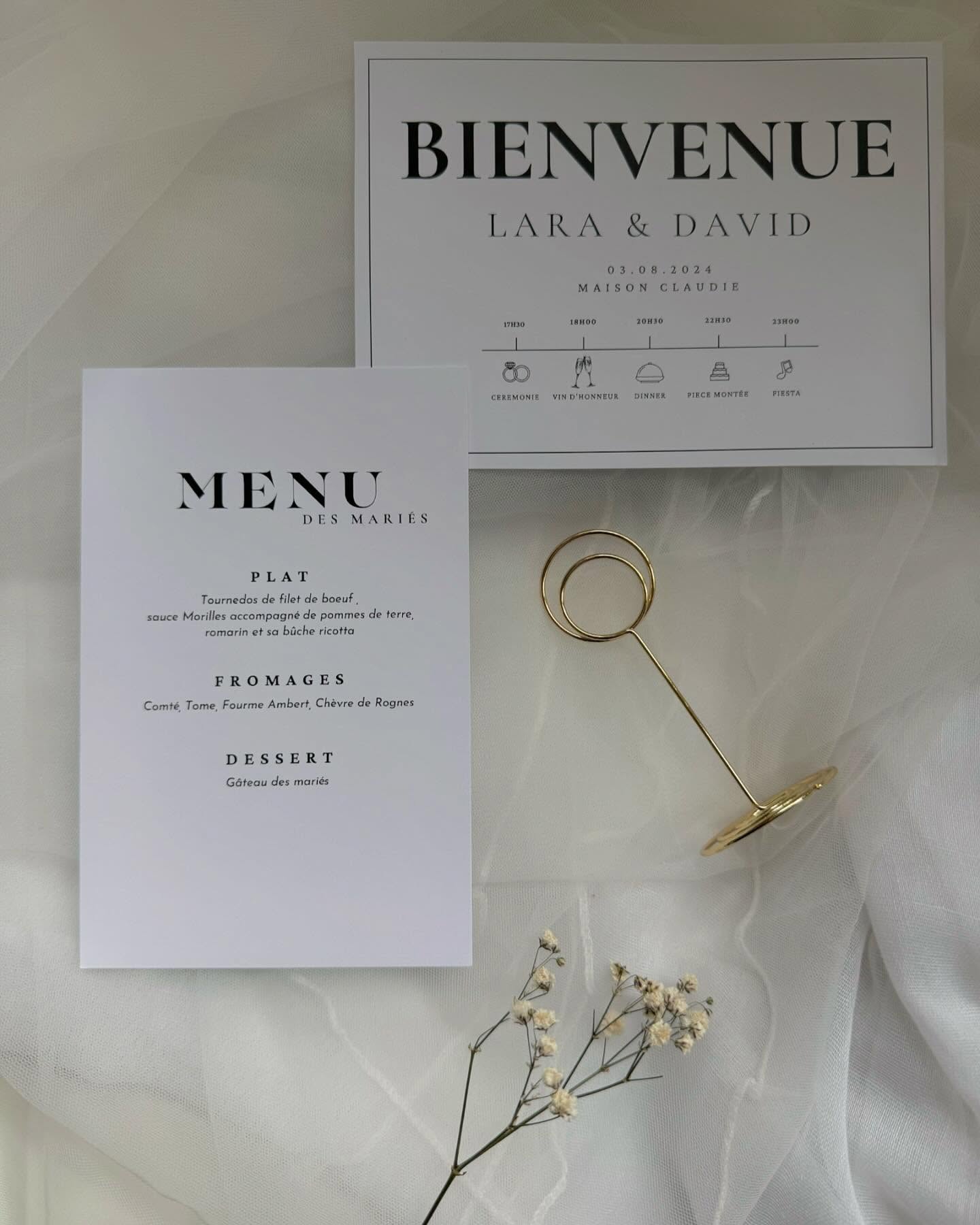 Simple et élégant. Timeless. 🤍
Retour sur les cartes de bienvenue et menu de L&D.
WP: @annecwedding
Venue: @maison.claudie
#wedding #wedding2024 #provencewedding #papeterie
#papeteriedemariage #timelessstationnery
#makeitsimple #mariage2024 #bridetobe #papeteriemariage #papeteriepersonnalisée
Devis sur mesure 📩