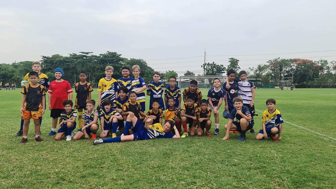 A great Sunday morning out with the @bangkoklionsrfc for another session together. The French International school also joined in and we were able to have them mix in with our kids for a few fun games against the lions.
Thanks for having us out!!
#naksuurugbyacademy #naksuurugby #naksuu #bangkok #thailand #bangkoklionsrugbyfootballclub #lfib #frenchinternationalschool #rugby #worldrugby #rugbyunion #underprivledgedchildren #charitywork #charity