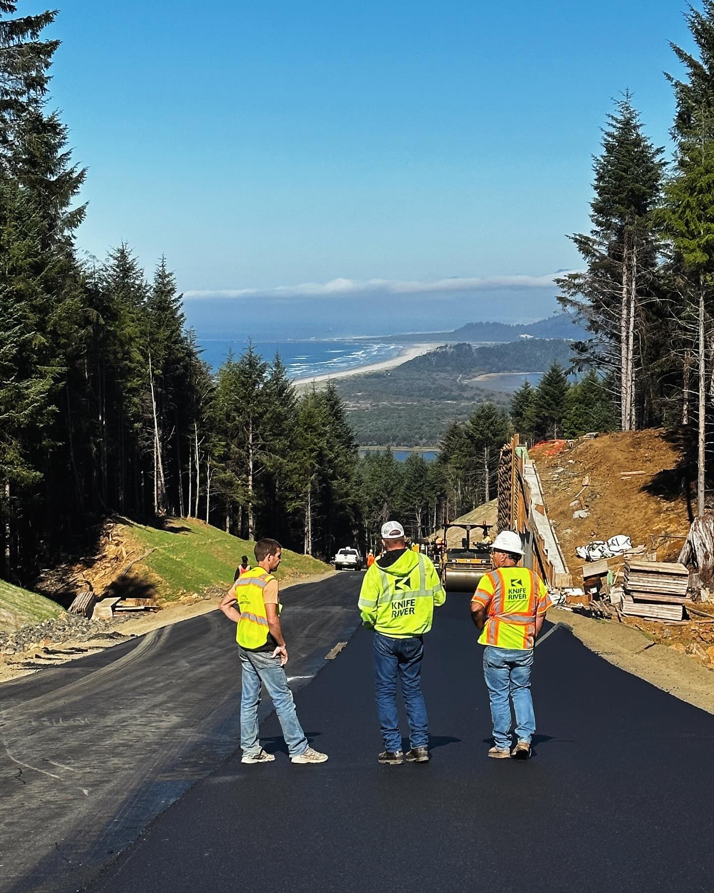Roadways elevate us to new heights #asphaltpaving #FHWA #CAT #qualitycontrol #12percentgrade #ocean #capemeares #ocean #ACP #scenic #mainline #tillamookcoast