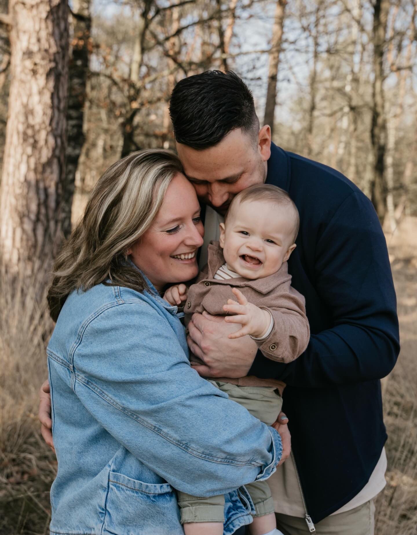 Vandaag had ik maar liefst 3 hele hele hele leuke en mooie shoots op het programma staan. Lekker in het zonnetje (in de schaduw dus 🤣) , heerlijke zondag zo! Genoten!
Fijne zondag avond 🫶🏻
#familiefotoshoot #fotograafettenleur #allesflits #fotograafbrabant #familiefotograaf