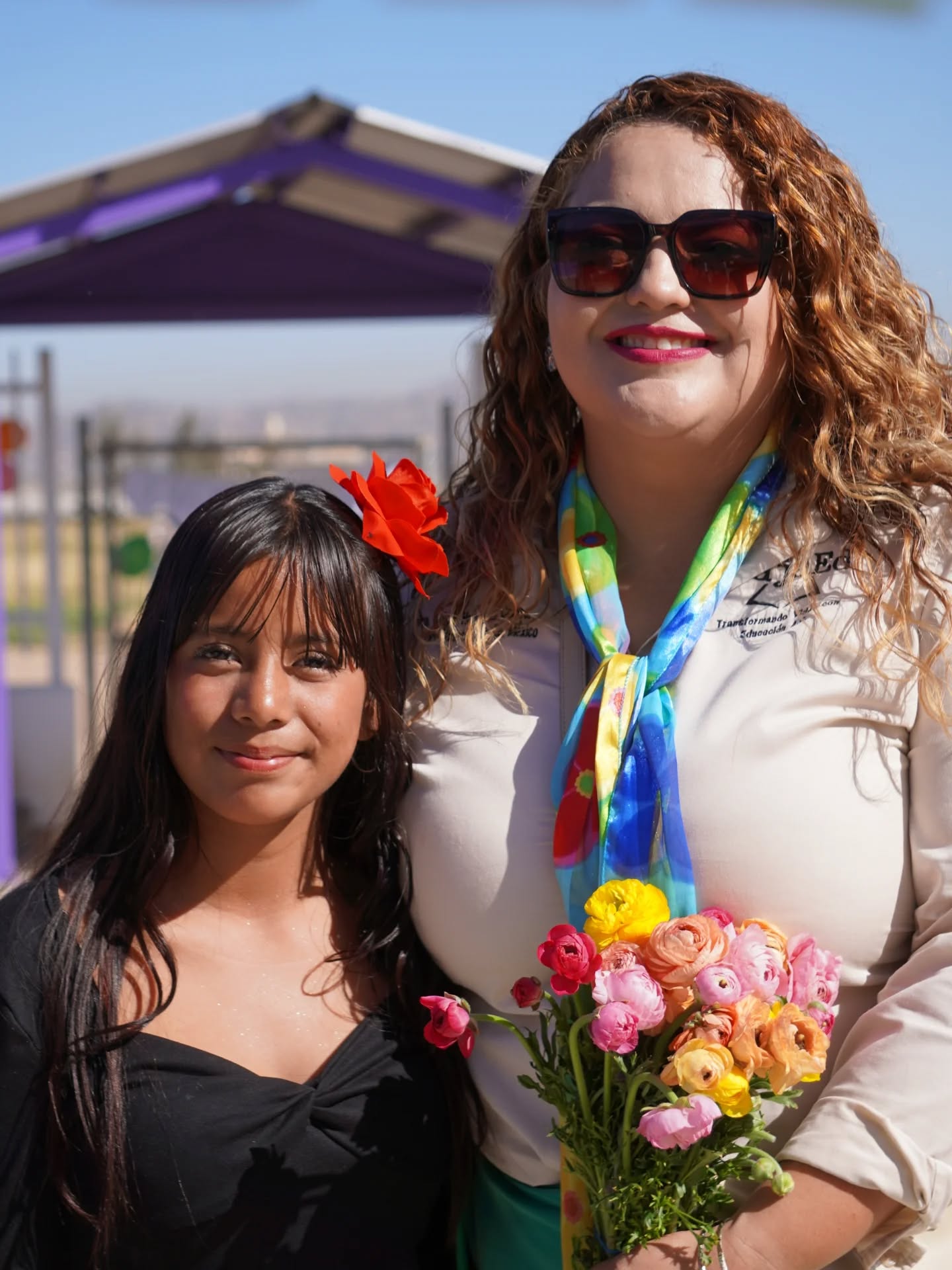 Spring Fest at the Colonia Oaxaca 🌼🌳🌹
Supporting our scholars is one of our priorities. They love to see us cheering to them, or clapping after their performances. It means a lot to them.
Well done, students!