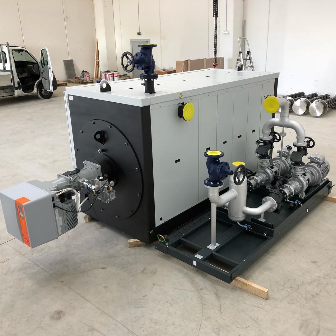 Caldaia ad olio diatermico industriale con bruciatore a gas, stazione di pompaggio, vaso d’espansione e gruppi di miscelazione #diathermicoil #oliodiatermico #unioil #mix #pumpingstation #boiler #diathermicoilheater