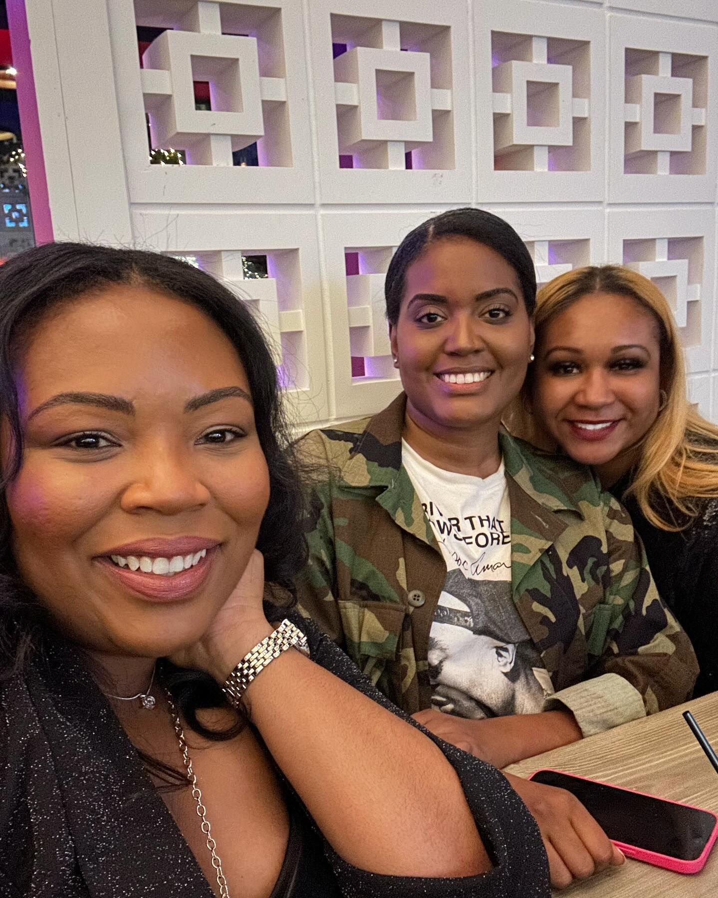 2024 has already been a blessing and we are only on day 2! If this is a sneak peak of what the Lord has in store for me… then just be prepared for me to get on everybody nerves. 🤣
No but seriously, I just want to be a blessing to everyone just as much as they have been a blessing to me. This is the year of all around blessings ❤️
Wishing everyone a blessed 2024!
#blessings #year2024 #goalgetter #newyear