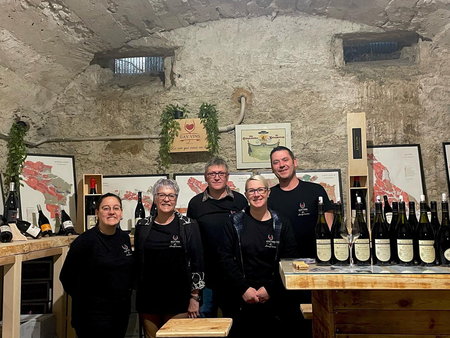 L’équipe gay vins 🍷 #vins #beaujolais #degustation #cave #wine #gayvins