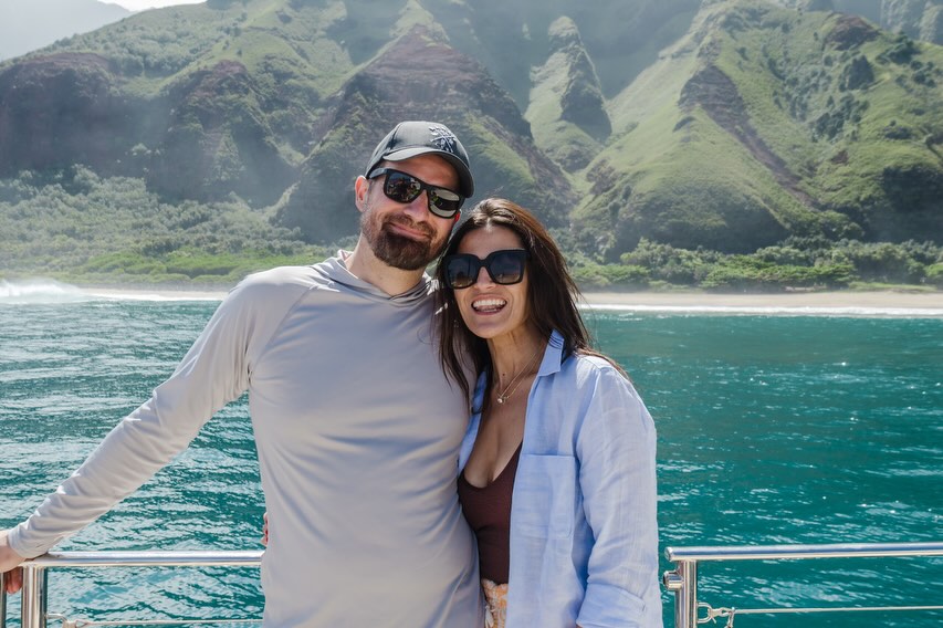 🌺🏝️ Kauai, Hawaii 🍍🦎 — spring break officially on the books, and what a dream it was.
We had the most magical time with our beautiful friends, staying in the most incredible home in Princeville 🌺 (happy to share the link if you want it 🍋).
The Na Pali Coast felt straight out of a storybook… dolphins, a hammerhead shark (!), whales — just unreal. We ate our weight in açaí bowls, wandered the beaches 🏝️, tried the most amazing lymphatic facial, and woke up every morning to the sound of birds.
A little bittersweet too — our last spring break before our girl heads off to college next year. So grateful we got to spend it like this, especially with one of our favorite Austin friends.
Already dreaming about the next adventure 🤍