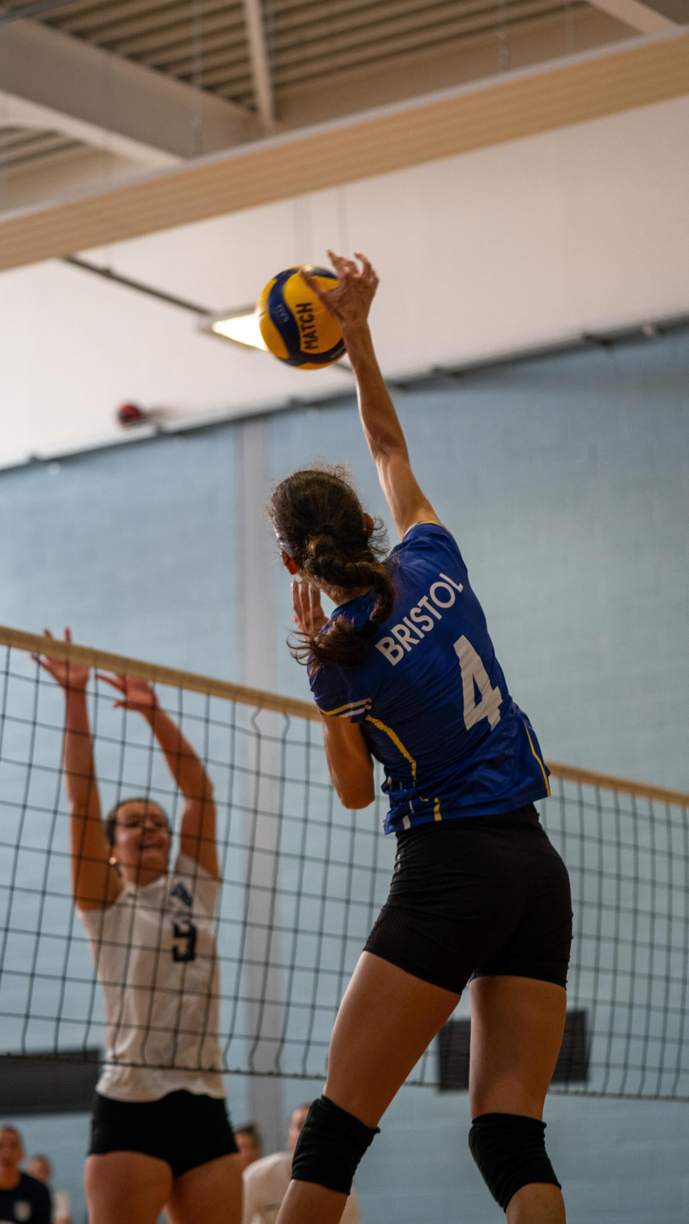 Owned the net from start to finish! Total domination up front 💪
.
.
.
#WeAreBVC #BristolVolleyballClub #BVCReel #NVL #VolleyballEngland