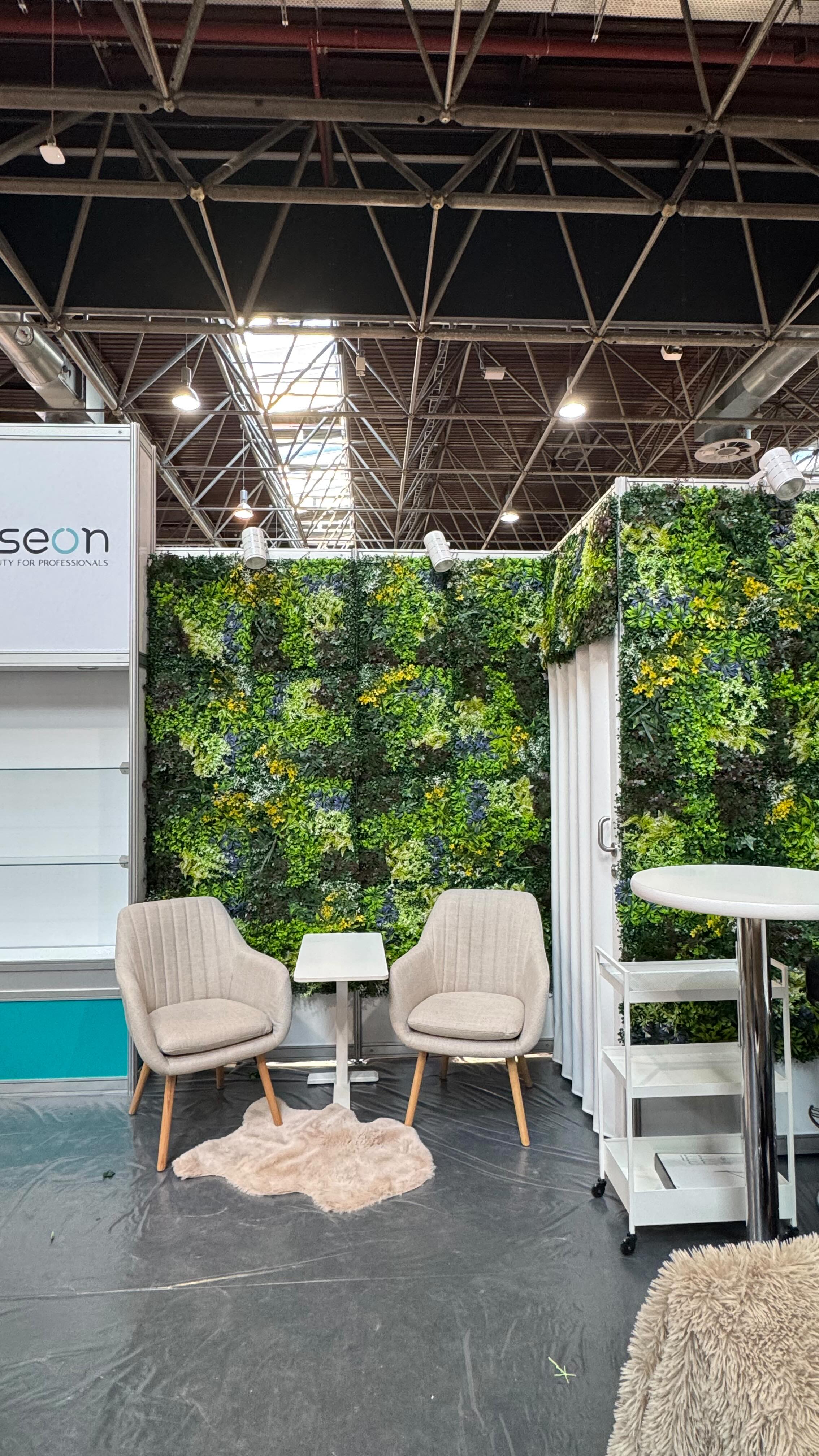 @koseon_eu poprvé na beauty veletrhu a rovnou do Německa 🫣
Oproti gigantům jsme jen malé zrnko, ale rozhodně přidáme trošku šmrncu do kávy 😉
@joseon.cz