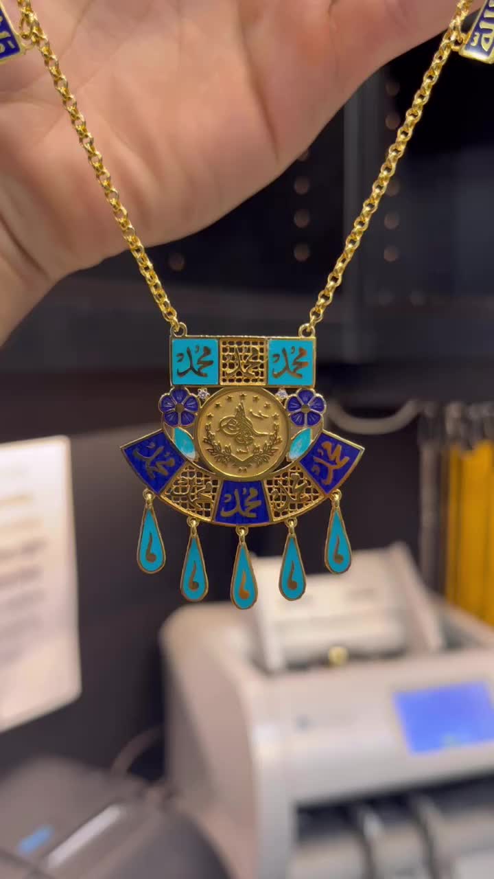 21 k necklace #pendant #giftsforher #gifts #gold #necklace #اريزونا #arabicjewelry #middleeasternjewelry #arabicgold #مجوهرات #21ktgold #ذهب