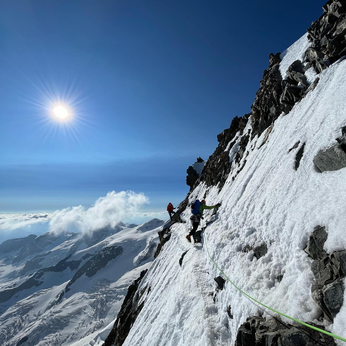 “Scala del Cielo” Amazing climbing day on the Biancograt at the Bernina
•
•
•
•
.
#guidealpine #noplacetoofar #climbing #alpinism #mountainridge #mountainlovers #sunrise
#mountaineering #nature #motivation #sunrise #sunny #outdoor #bernina