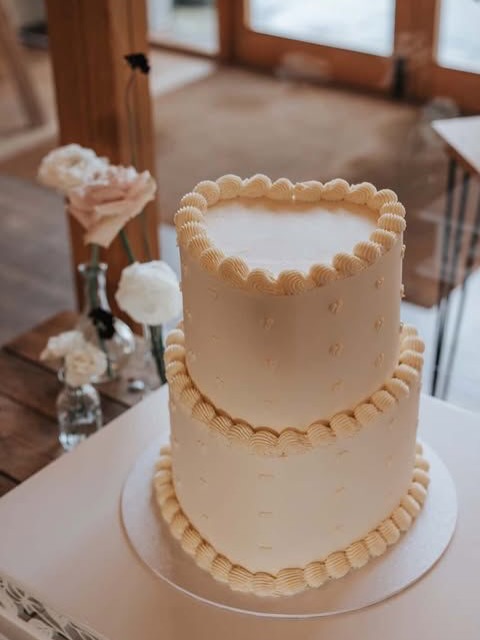 📸 @rachelbarronphotography
One of the last weddings from 2025 I wanted to share with Amelia’s kind words 🩷💒
“We couldn’t be happier with our experience with Stacey. From the very beginning, the whole booking process was completely seamless, and her communication right up until the wedding day was absolutely fantastic. Stacey provided us with a gorgeous tasting box while we were choosing our flavours, and honestly, it was so hard to decide because every single one was amazing. Our wedding cake not only looked stunning, but it tasted absolutely delicious too, we had so many compliments from our guests. We would highly recommend booking Stacey for cakes for any occasion. She is truly amazing at what she does.“