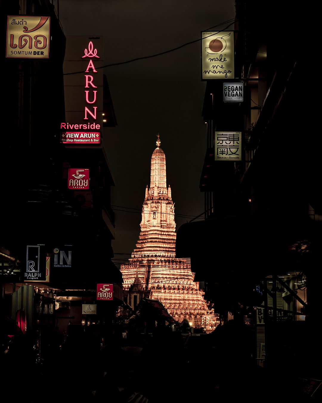 You do not need to be a photographer to take photos like this.
Wat Arun glowing gold against a dark Bangkok sky, framed by neon signs and the organised chaos of the city streets. This is what a Bangkok photo experience with Walk-Talk-Photo looks like for guests who have never seriously picked up a camera before.
Your local photographer guide knows exactly where to stand, when the light is right, and how to position you for a shot that stops people mid-scroll. All you have to do is show up.
No camera experience needed. DSLR, mirrorless, or phone. All skill levels welcome. Over 400 five-star reviews from guests around the world.
Find the link to explore all our Bangkok photo experiences in our bio.
#BangkokPhotoExperience #BangkokPhotography #WalkTalkPhoto #PhotographyForBeginners #TravelPhotography #BangkokTravel #HiddenGemsBangkok #GoldenHourBangkok #StreetPhotography #TravelGram #PhotoWalk #VisitThailand #AuthenticBangkok #LocalPhotographer #TravelInspiration