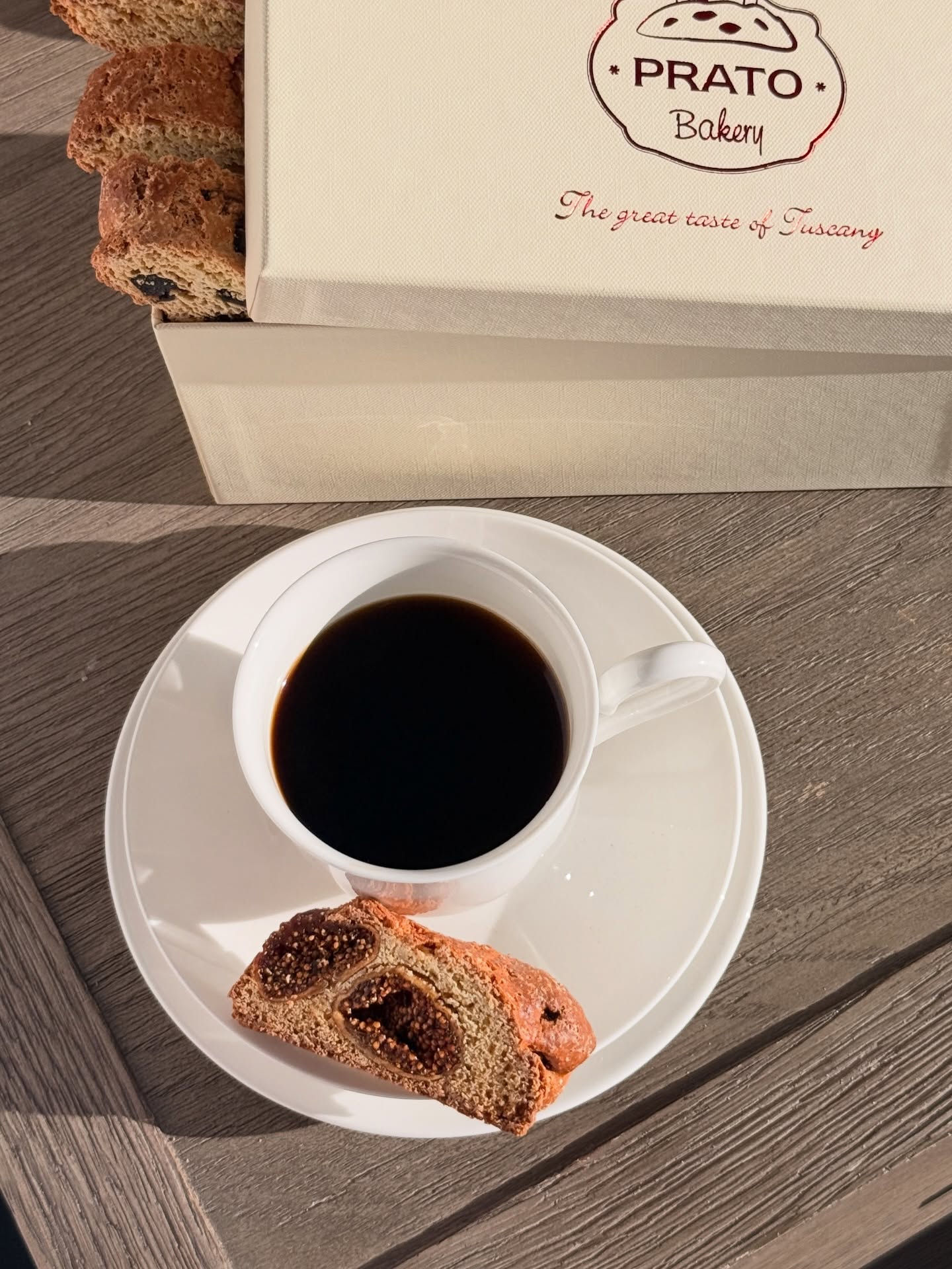 Easter baskets arenโt just for the little ones. Want to find out whatโs filling everyoneโs baskets this year? Find out on @goldbelly for nationwide shipping!