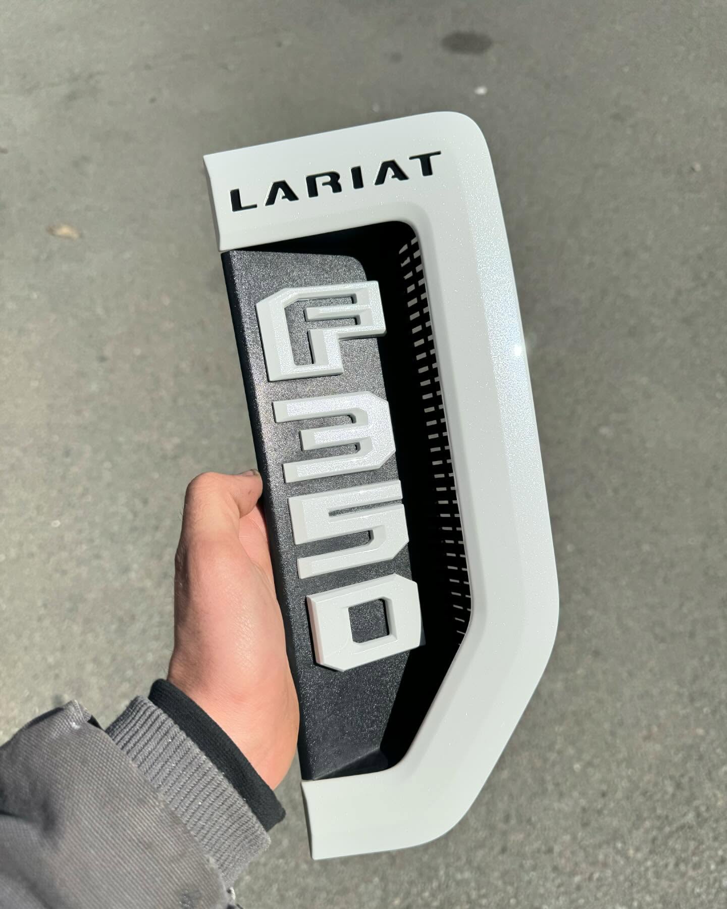 PTS Built
2022 Ford F-350
Customer came in for paint matched side badges. Very subtle addition to the truck but makes a huge difference!
Hit us up for any paint match needs!
#pts #ptsbuilt #precisiontruckspecialties #ford #superduty #leveledonstocks #lariat #paintmatch #clean #alumiduty