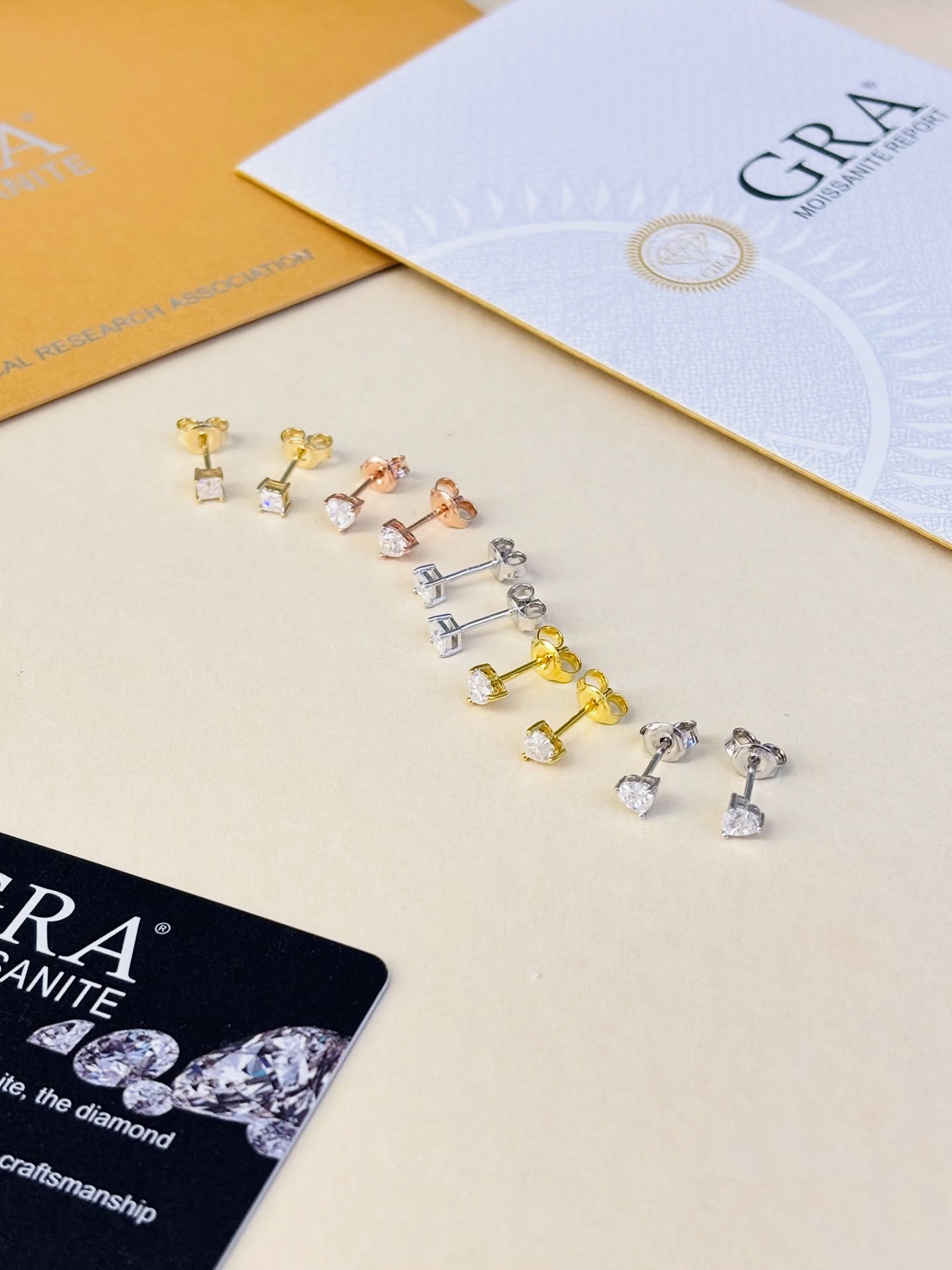 Affordable sparkle ♡ 925 silver moissanite earrings in heart & square shapes, 0.3 carat.