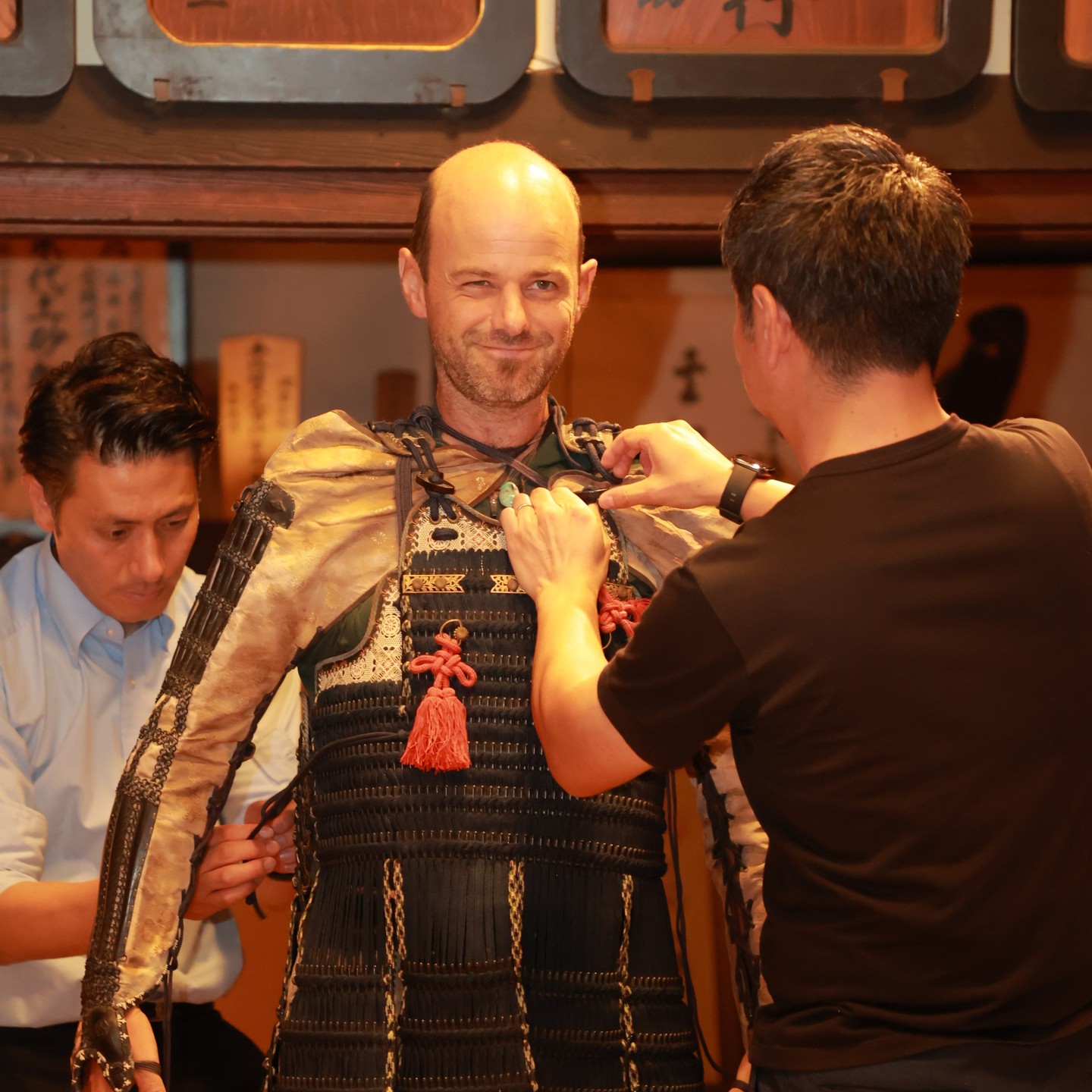 Putting on Samurai armor isn’t as simple as it looks—it's nearly 30 kilograms of history, tradition, and craftsmanship. Heavy? Yes. Uncomfortable? Absolutely. But within the weight lies something extraordinary—the spirit of the Samurai, forged over 1,000 years.
This tour invites you to step into their world, feel the resolve of Japan's ancient warriors, and experience the honor and pride they carried. Sometimes, the most profound journeys are the ones that challenge us the most. 🗡️✨
Revêtir une armure de samouraï n’est pas qu’une simple expérience—c’est porter près de 30 kilos d’histoire, de tradition et d’artisanat. Lourde ? Oui. Inconfortable ? Sans aucun doute. Mais dans ce poids se cache quelque chose d’extraordinaire—l’esprit des samouraïs, forgé au fil de plus de 1 000 ans.
Ce tour vous invite à entrer dans leur univers, à ressentir la détermination des guerriers japonais et à vivre l’honneur et la fierté qu’ils portaient. Les expériences les plus marquantes sont parfois celles qui nous sortent de notre zone de confort. 🗡️✨
#ExploreSetouchi
#SamuraiJourney
#SetouchiBreweryTour
#SetouchiSamurai
#JapaneseBrewingArt
#SamuraiAndNature
#HeritageAndFlavor