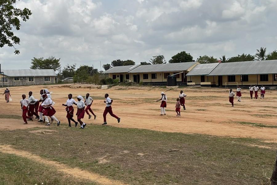 Teamgeist von klein auf – gemeinsam wachsen, gemeinsam gewinnen! ⚽🤝💪🔥
#rheinvalleyhospital #medicalcentre #kenia #majimoto #rheinvalleymedicalcentre