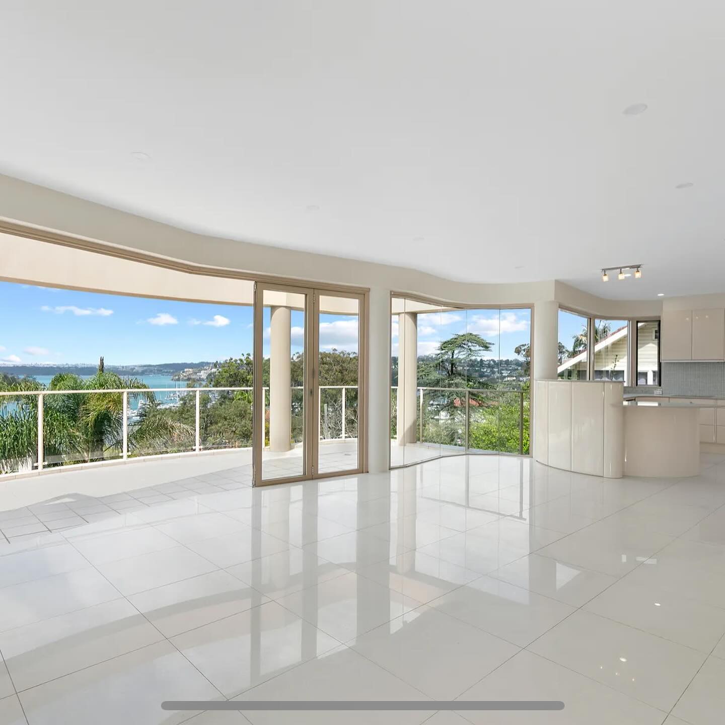 PROJECT SEAFORTH | Swipe across to see the before photos of this home refresh!
#propertyrefresh #property #renovation #seaforth #sydneyproperty #projectmanagement