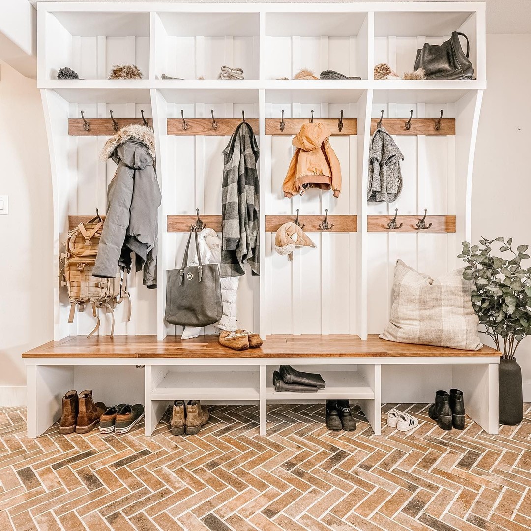 It's been a while... been doing a lot of commercial and standard jobs that aren't very post-worthy. Thank goodness for @hometown.homes who takes incredible shots of the final projects... here is a finished mud room locker I built.
The homeowners had a vision in mind - I suggested the second row of hooks for easy access for the smaller kiddos (boy, does having your own kids give you insight into things you never thought about before) and they went with it; it turned out fantastic.
The fancy photo credits go to @hometown.homes , the obvious sawdust-phone-covered progress pictures are my own humble contribution.
#lawrencefinishing #mudroom #mudroomlocker #mudroomstorage #mudroominspo #storagecubby #mudroombench #mudroomdesign