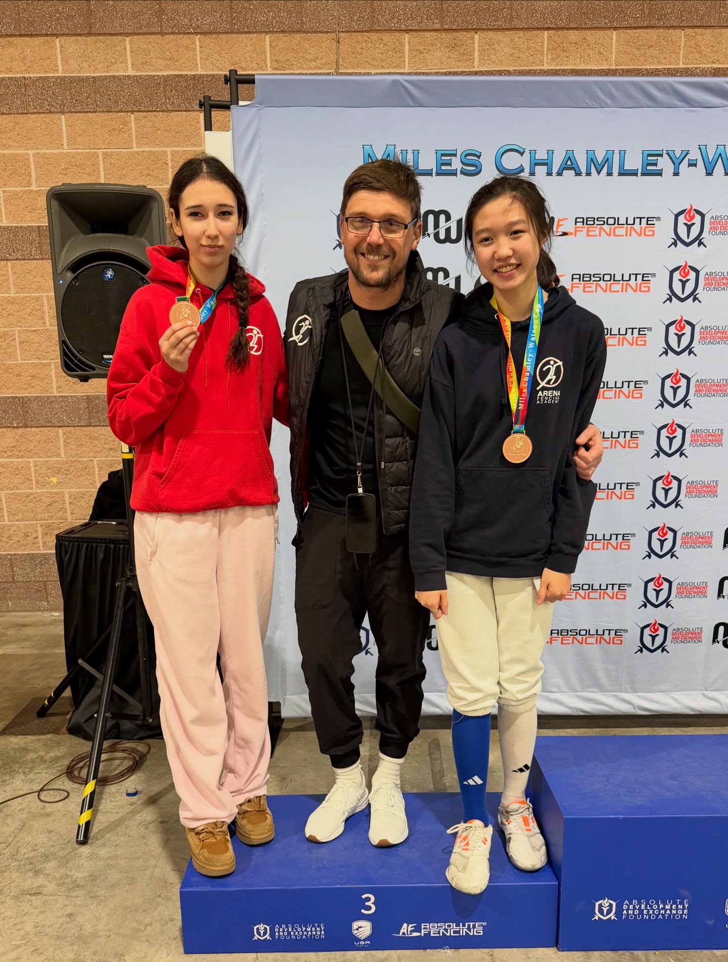 Miles Chamley-Watson Cup ⚔️
RYC / RJCC / ROC
2 of our 🤺 fencers climbed onto the podium in Div 1A!
🥉 Suzanna — Bronze
🥉 Mila — Bronze
So proud of your strength, focus, and fight 💥
Congratulations 🎊🍾🎈🎉 #Fencing #PodiumFinish #ProudTeam