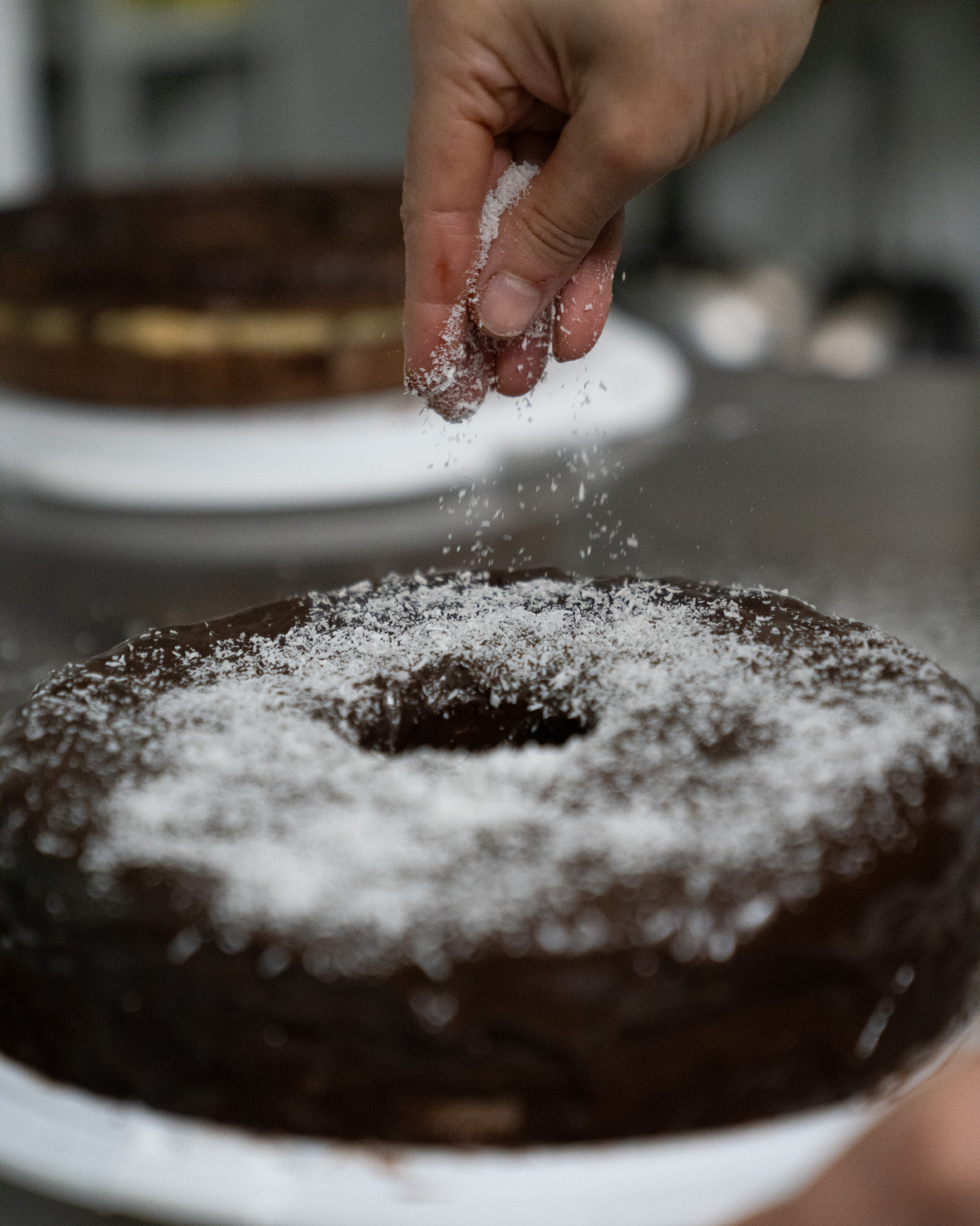 Made fresh in-house daily: our Bolo Prestígio. 🇧🇷
A rich chocolate cake topped with brigadeiro and shredded coconut, filled with traditional Brazilian beijinho.