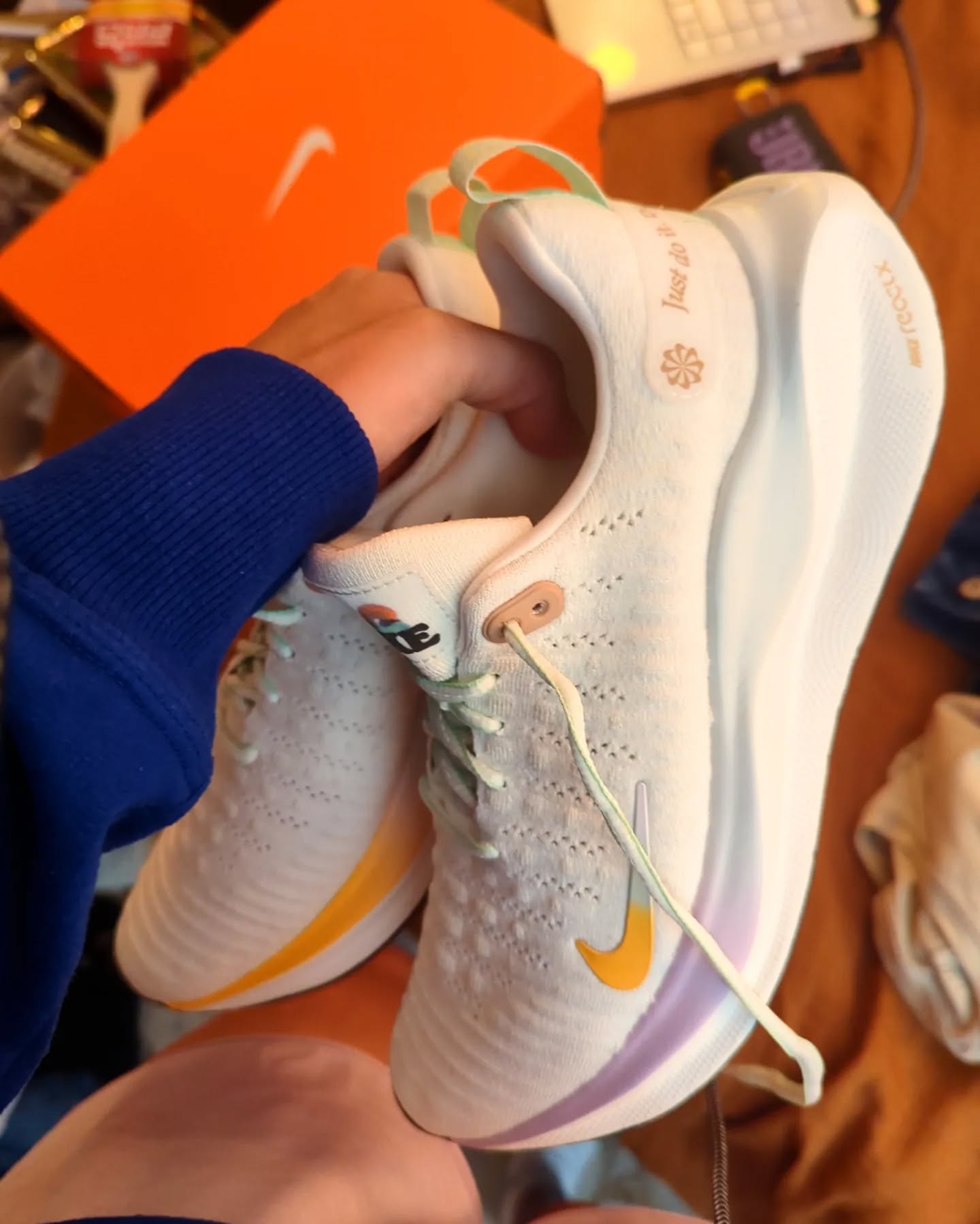 just a lil life lately 💖🍊🍓🏕️🏃🏼♀️🌞
full to the brim, but in the most refreshing+ rejuvenating ways. scroll for an updated peek into my new space !! 🫶🏼
07.08.24