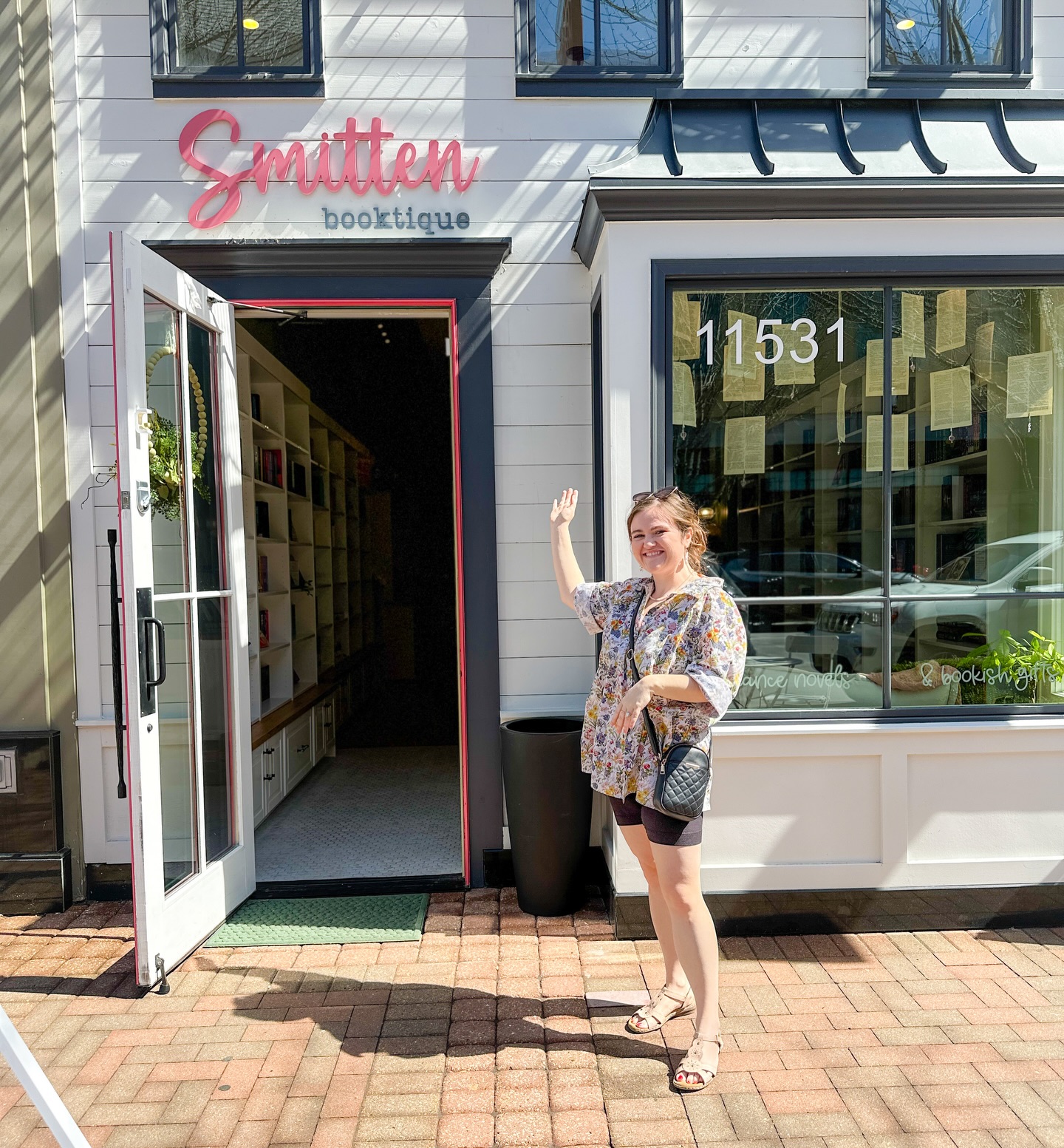 ✨NEW RETAIL LOCATION✨ You can now shop my framed prints & watercolor sets at Smitten Booktique, a dreamy little romance bookshop in Leawood! 💌📚
You can find my work sprinkled throughout the store aaaand traveling around town in their cutie little book-mobile at pop-ups & special events! 📚🚐
If you’re in Leawood/Town Center, go peruse their shelves for somethin’ steamy and tell ‘em Sarah sent ya 😘
(and if you spot my work out in the wild at an event… please send pics! 🥹)