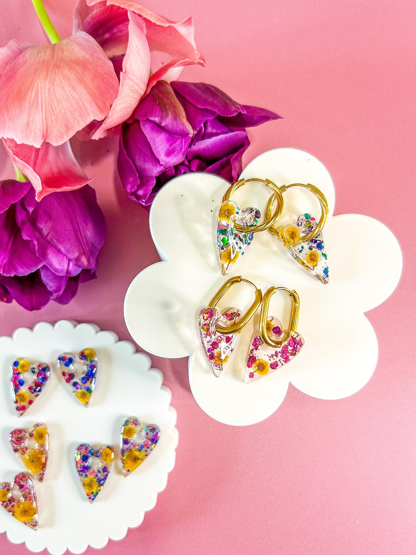 ON VEUT DU LOOOOVE 💛
Nouveauté en exclusivité pour le salon @salonvivrenaturetoulouse ce week-end , le modèle FULL LOVE 😍
Ce modèle est à présent mon préféré devant le modèle Inès et Flower 🙈
Et toi indiques moi en commentaire ce que tu en penses 🫶🏼 et si t’aimes n’hésites pas à le repartager ça coûte rien et ça m’aide énormément à davantage me faire connaître PARTOUT !
Si jamais, la fête des mères c’est le 31 mai, je dis ça je dis rien 💐
Restez connectés je vous annonce très prochainement les nouveautés qui arriveront sur l’eshop ✨
www.plantesenscene.com
#bijouxfleurs #bijouxcréateur #faitmain #fleurslocalesetdesaison #fleursfrançaises