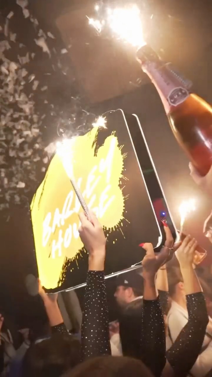 ST. PATRICK'S DAY AT BARLEY HOUSE! OPEN EARLY AT 10 AM.
Expect:
- Green beer specials
- Shot features
- Hot Corned Beef & other food specials!
- Specialty Patty's Day cocktail
#barleyhouse #barleyhousecle #cleveland #nightlife #stpatricksday