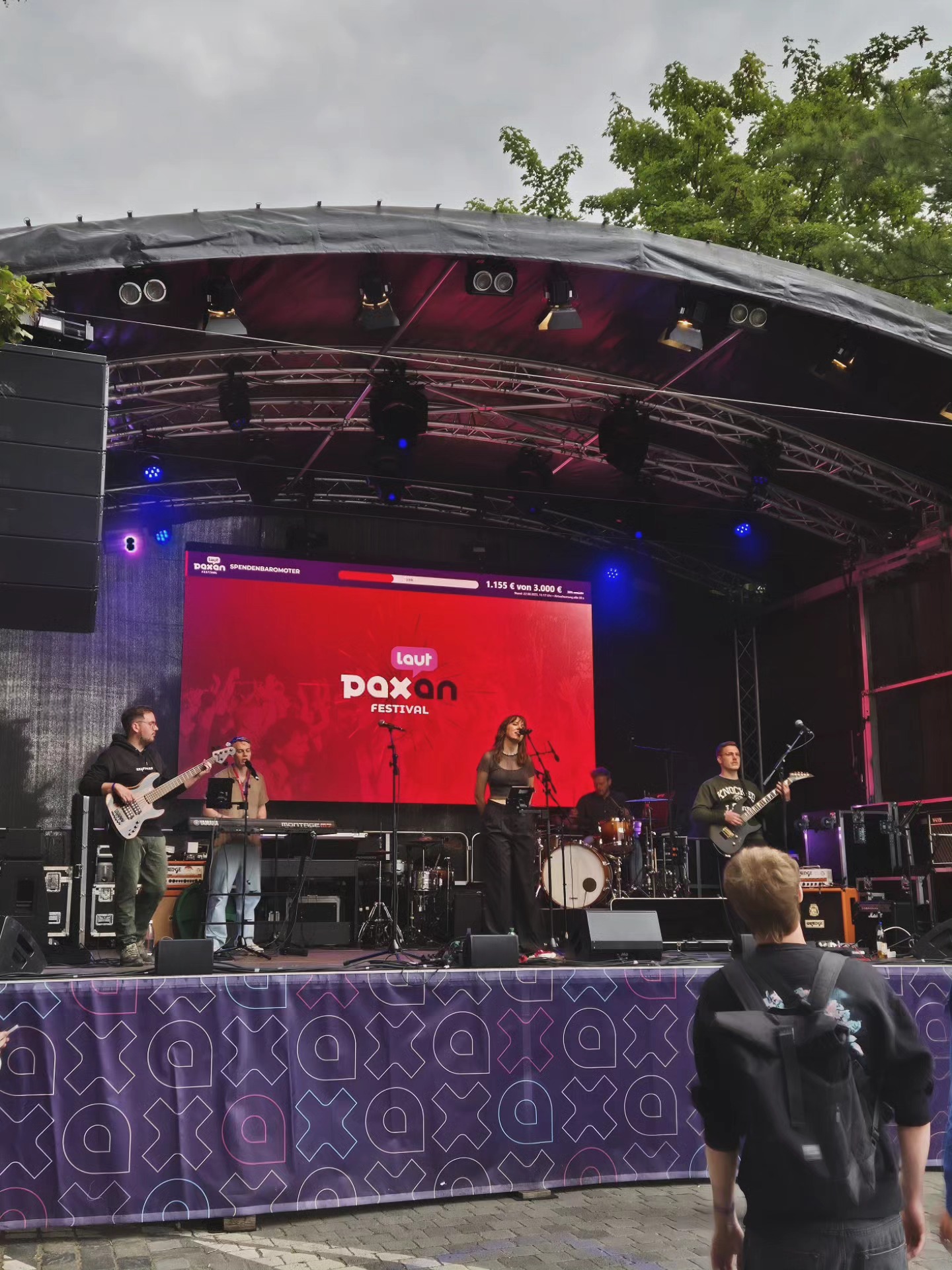 Skandalös war es nicht, aber dafür schön!
auf dem @paxleipzig
#coversongs #party #32168 #leipzig #coverbunt