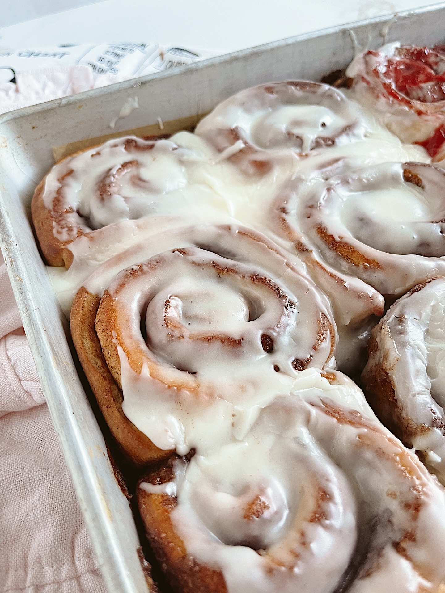 Cinni Buns, Cheesecakes, Sweet Rolls, Donuts….coming your way April 4th 12-4 in the carriage house!
.
Check out the stories for the FB event page and please share with your pals 🩷. See you there!
.
#donuts #easterdessert #cinnamonbuns #sweetrolls #cheesecakes