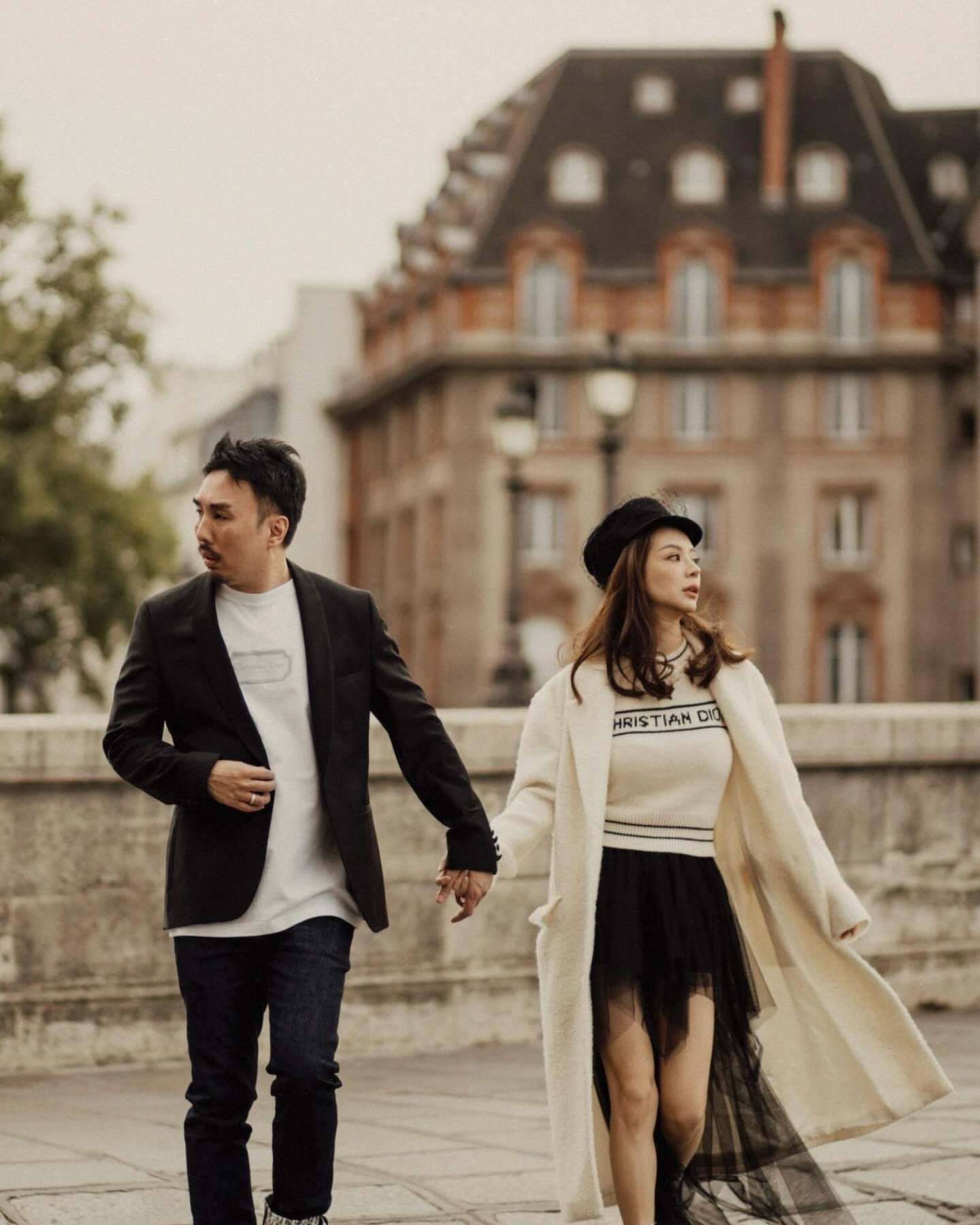 Paris isn’t just for vows and veils; it’s for laughter and love in your everyday best. 🗼Swap the formal for the casual chic and let’s hit the streets of Paris for your pre-wedding shoot. Thinking of making your love story a Parisian adventure? Tell me, what’s your dream Paris photo spot? 📸
.
.
.
.
.
#preweddingparis #weddingparis #parisprewedding #overseasprewedding #preweddingidea #prewedphoto #preweddinglocation #casualprewedding #prewedoutdoor #destinationprewedding
#photographefrance #photographerparis #photographerinparis #parisianphotographer #parisweddingphotographer #parisphotographer #frenchphotography #photoparis #photographedemariage #parisphotoshoot #pariselopement #photoshootinparis #photographemariageparis #parisstreet #streetstylephoto