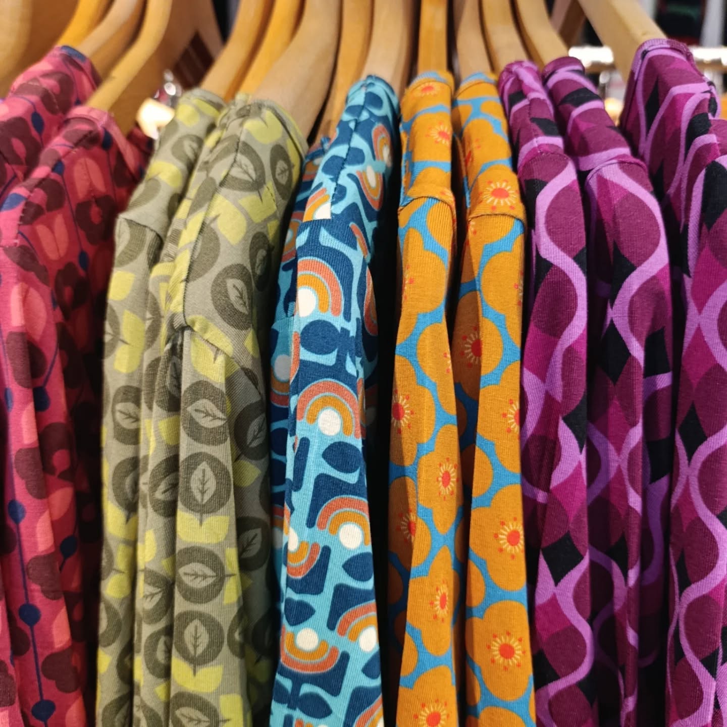 Viele viele hübsche Stöffchen 😍
Die neue Moshiki Kollektion ist da!
Morgen ist natürlich wie gewohnt von 10.00-16.00 Uhr offen.
Ich freue mich auf deinen Besuch ❤️