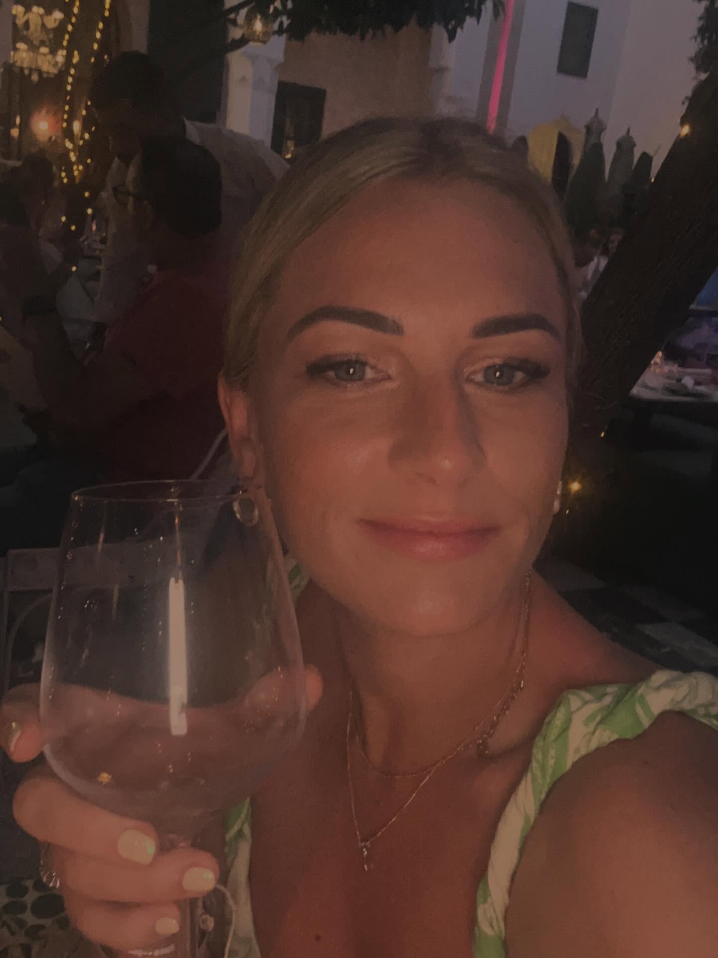 Today we say Happy Birthday to A B B I E 🍰🥂🎈
Enjoying some time off this weekend to enjoy some time with family and friends.
And to make it even better the sun is shining ☀️