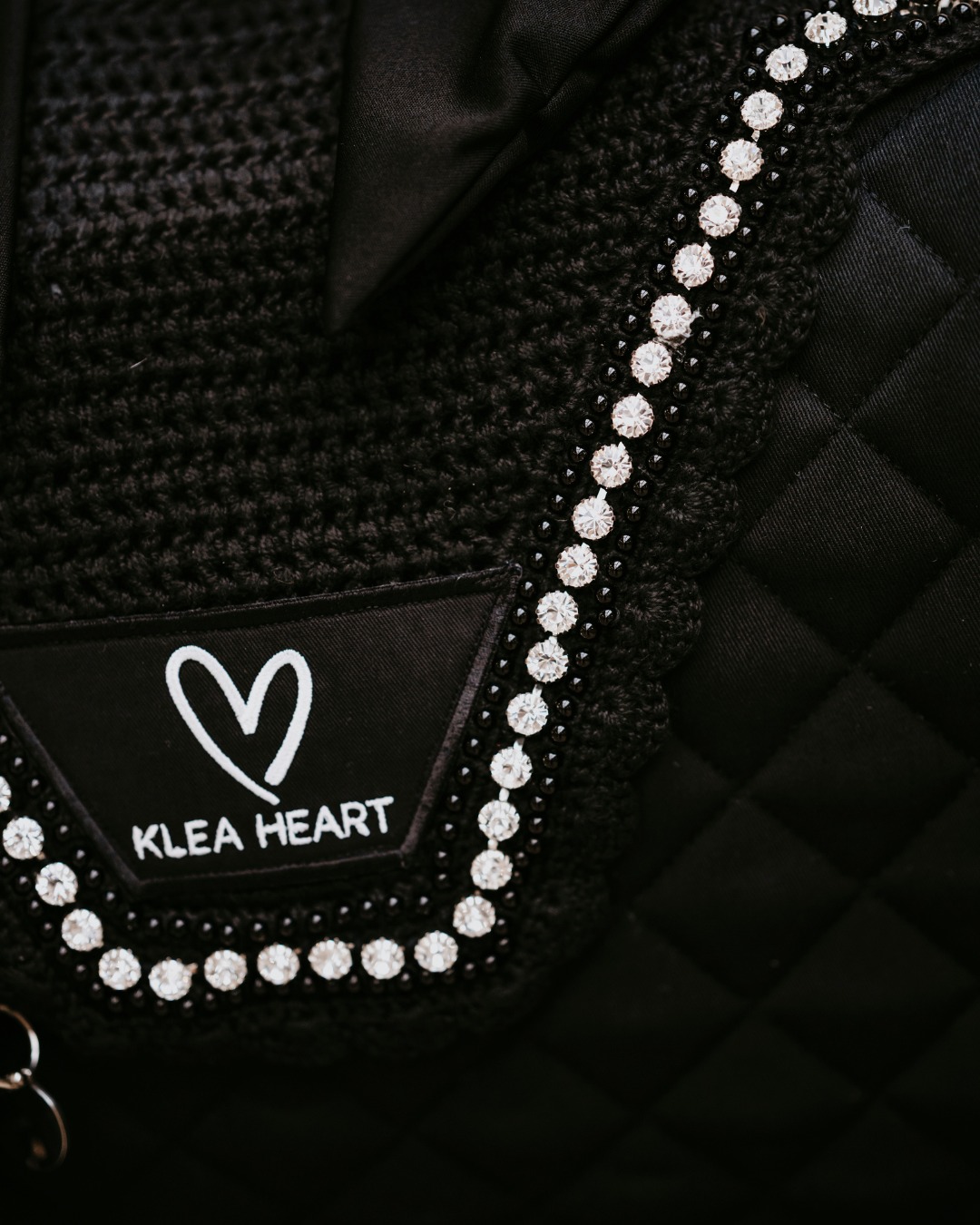 Become part of KLEA Heart 🖤
More than just a fly bonnet – a statement of elegance, connection, and love for your horse 🐴✨
Designed for those who value every detail, each piece combines refined style with true functionality – protecting your horse while elevating your look.
Finished with our signature embroidered heart, every bonnet carries the essence of KLEA Heart: timeless, personal, and made to stand out.
Available in selected styles – crafted to feel unique.
Not for everyone. Just for those who feel it.
👉 Discover yours now
.
📸 @lisaelmiger_photographie