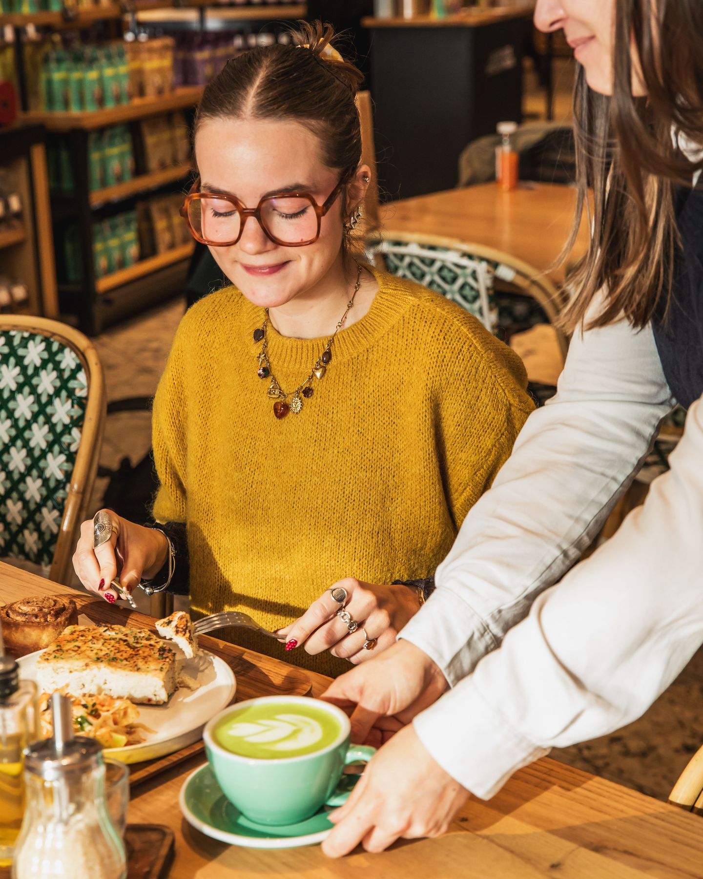 PLATS DU JOUR 🌿
À La Grande Épicerie, découvrez chaque jour notre sélection de plats faits maison !
Hachis, lasagnes ou gratin vegans, quiche sans gluten, chou-fleur rôti aux épices et sauce tahini…
Sur place ou à emporter. 💛 @lagrandeepicerie
📸 @alicepages
#veganparis #sansglutenparis #restaurantvegan #healthyparis #glutenfreeparis #glutenfree
