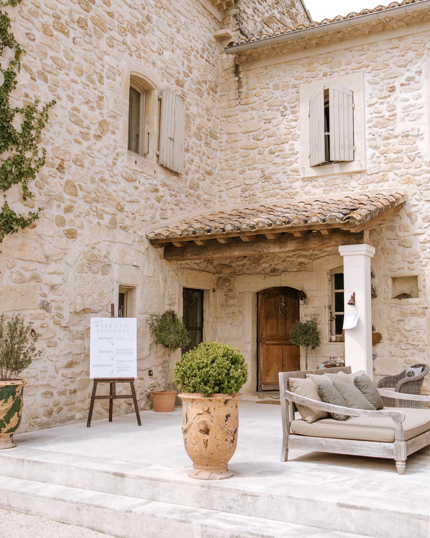 ☀️🍷 Dreaming of Summer Days in Provence, and going back to @lesdomainesdepatras
📷: @folkyouverymuch
#provencewedding #weddinginprovence #frenchwedding #frenchweddingplanner #weddinplanning #destinationweddingplanner